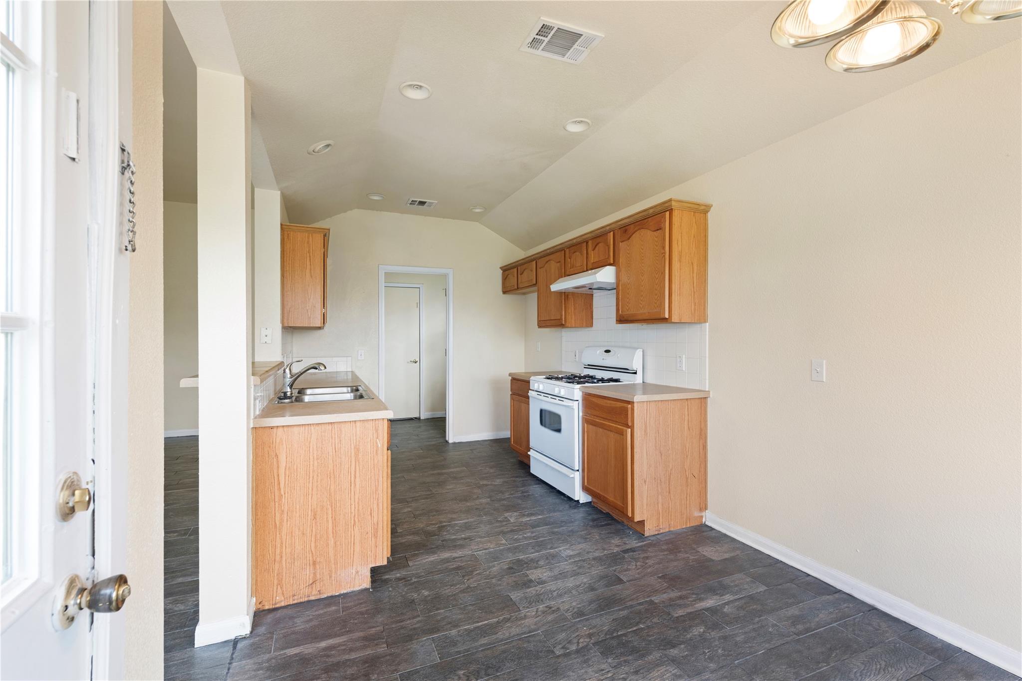 684 Atlantis, Kyle, TX 78640