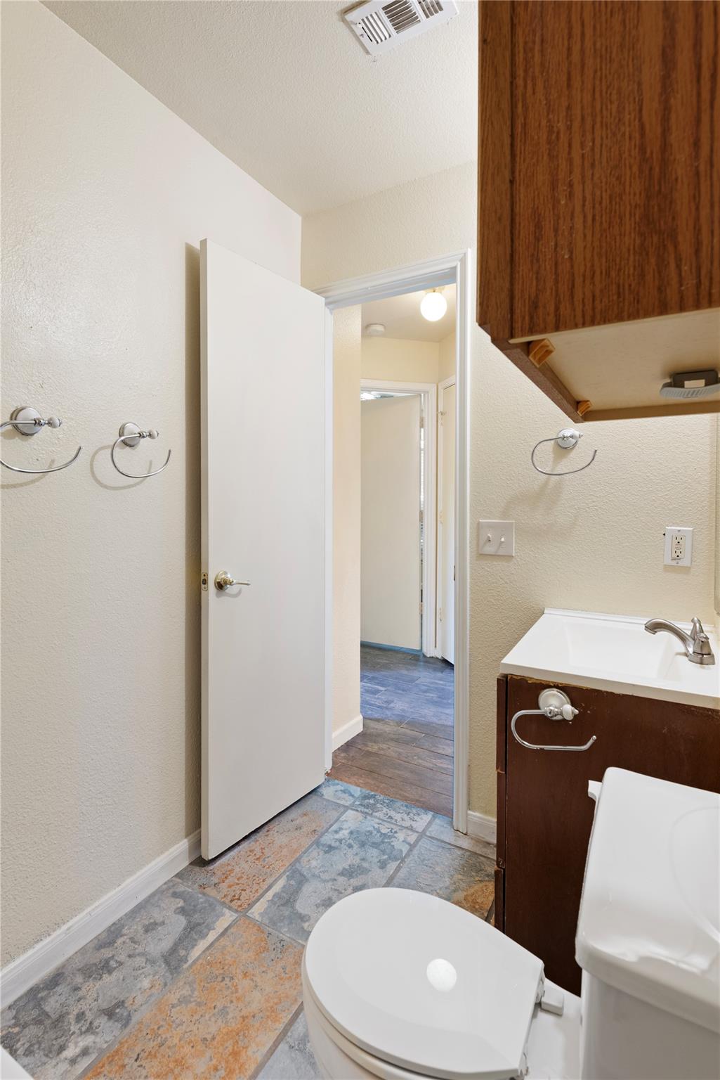 684 Atlantis, Kyle, TX 78640