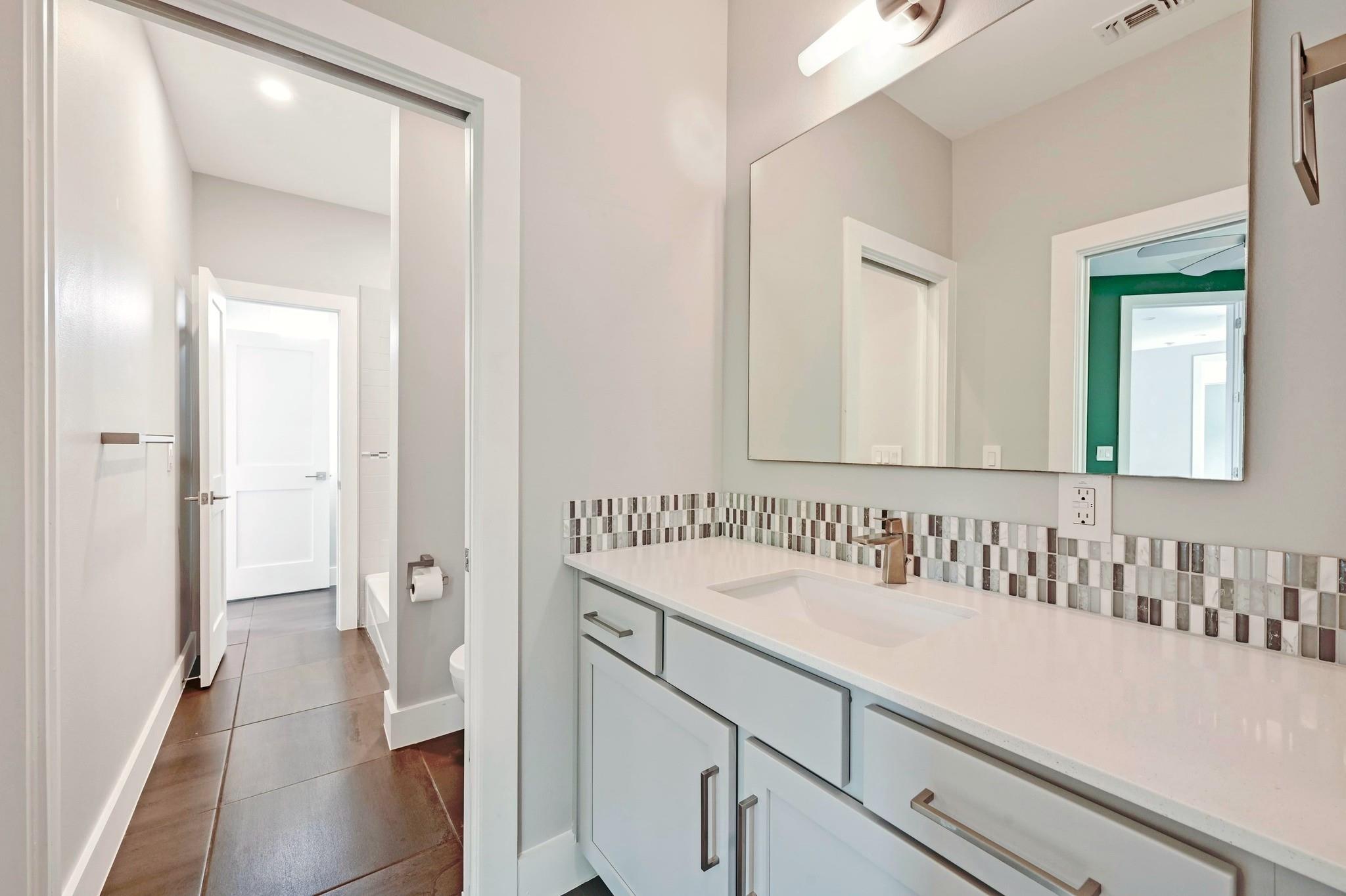 2305 E 16th St # A, Austin, TX 78702