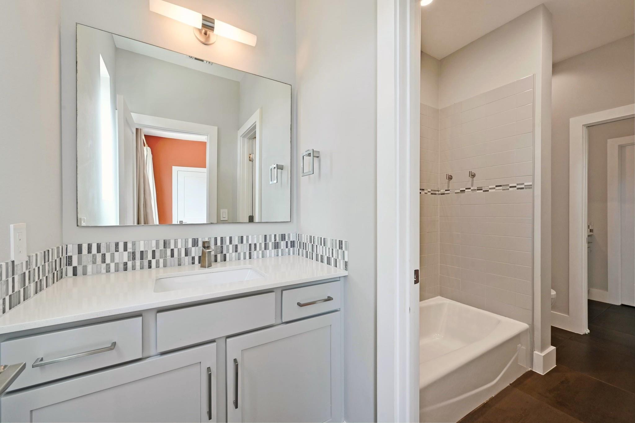 2305 E 16th St # A, Austin, TX 78702