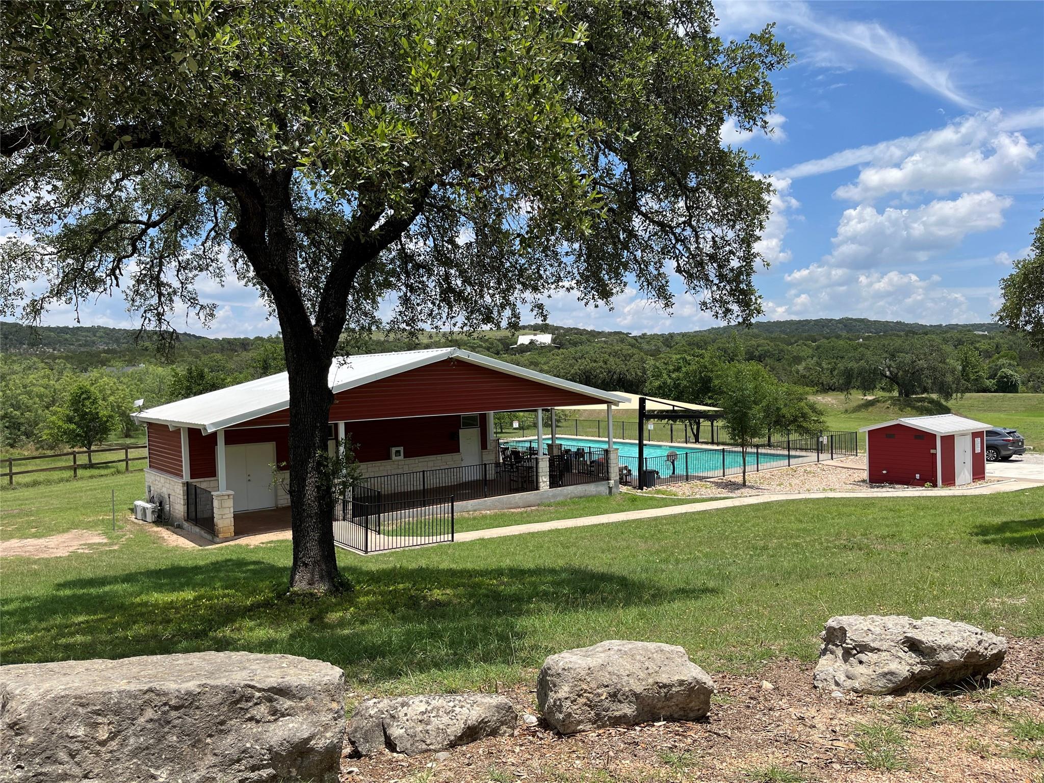 400 Sonora Dr, Bertram, TX 78605