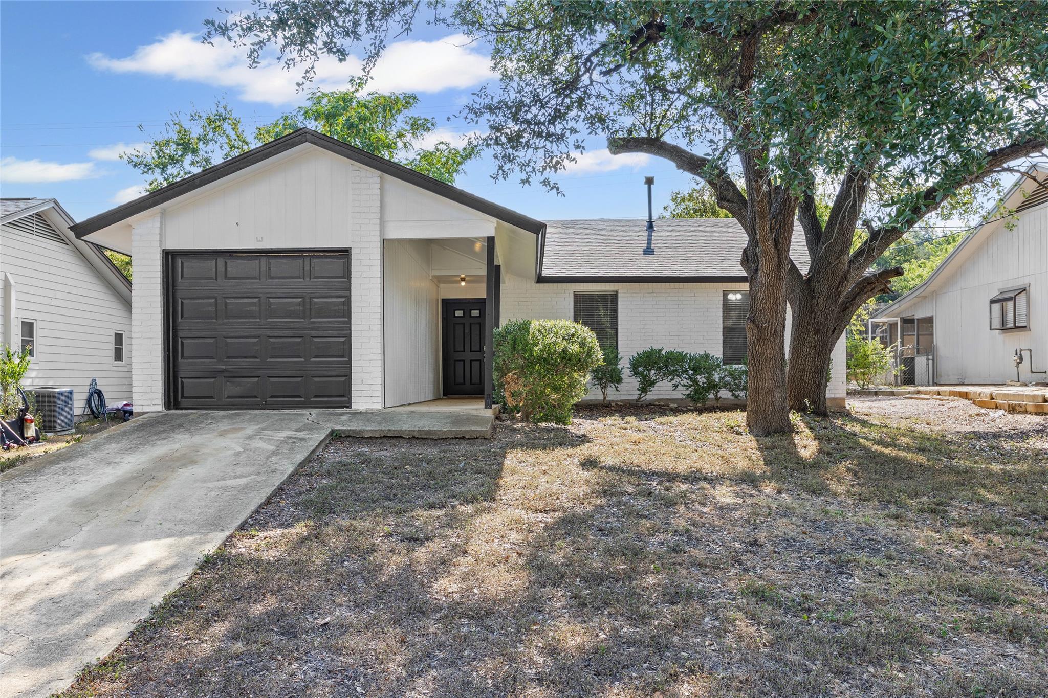 1919 Castle Gate Cir, San Marcos, TX 78666