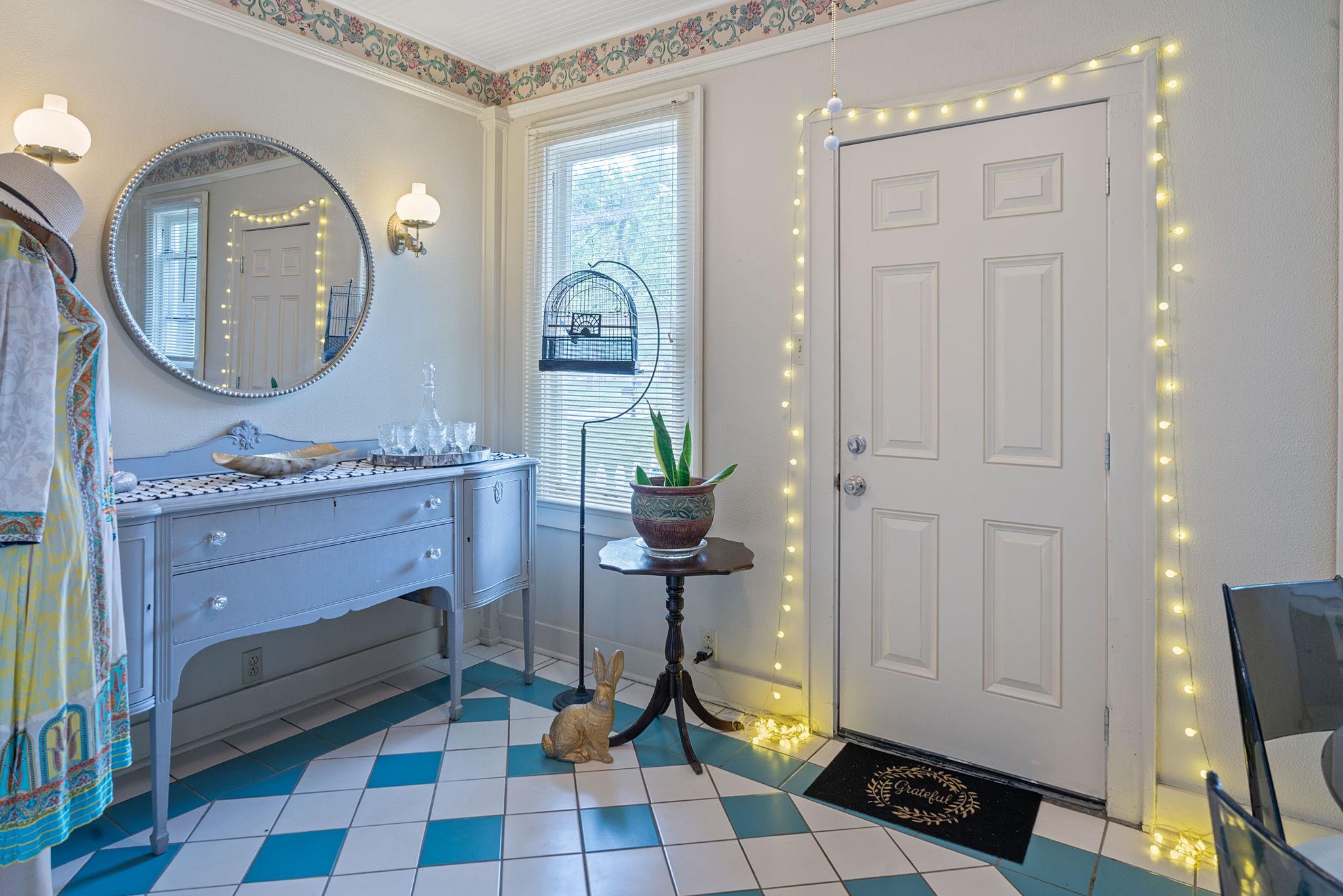 1709 W Lake Dr, Taylor, TX 76574