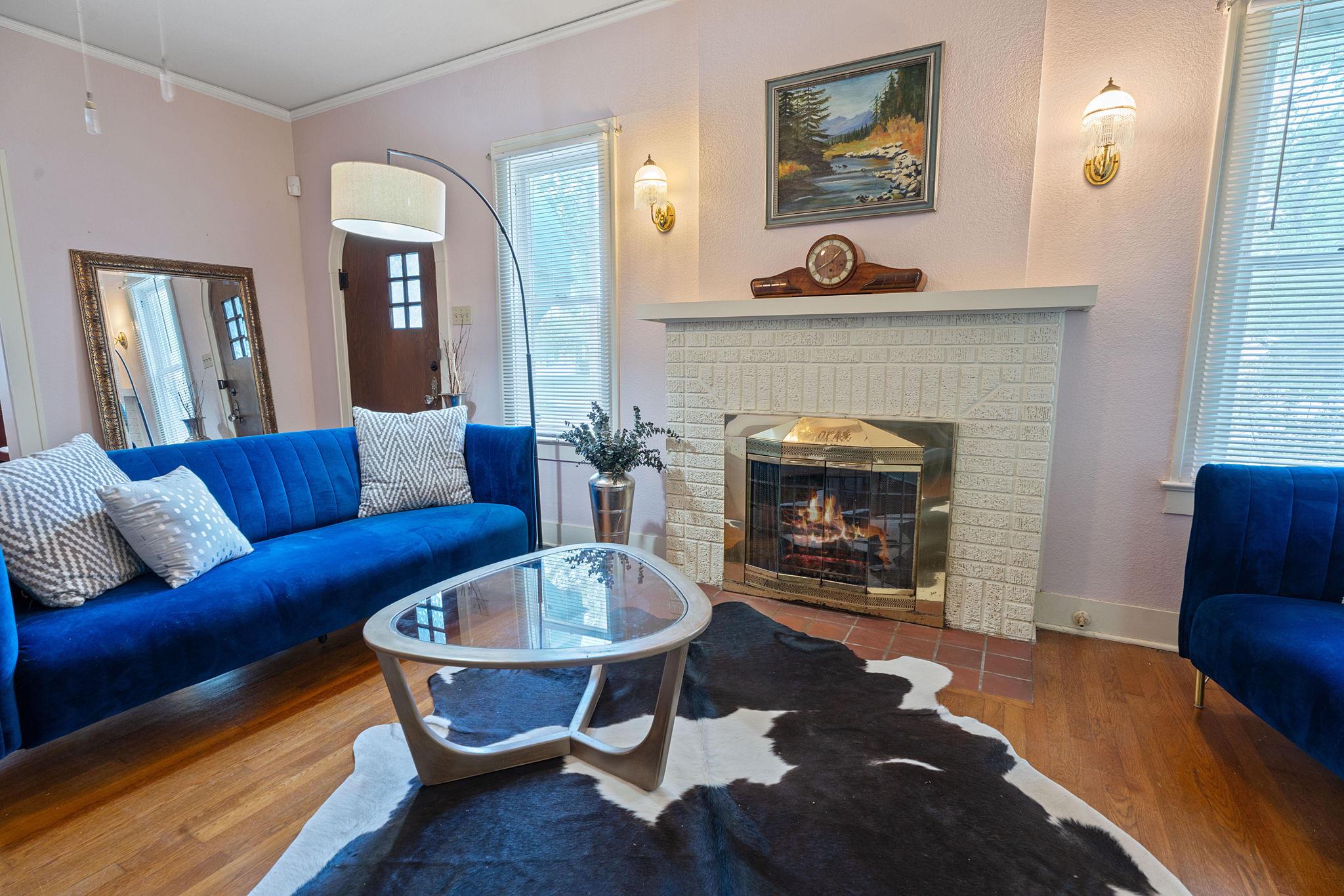 1709 W Lake Dr, Taylor, TX 76574