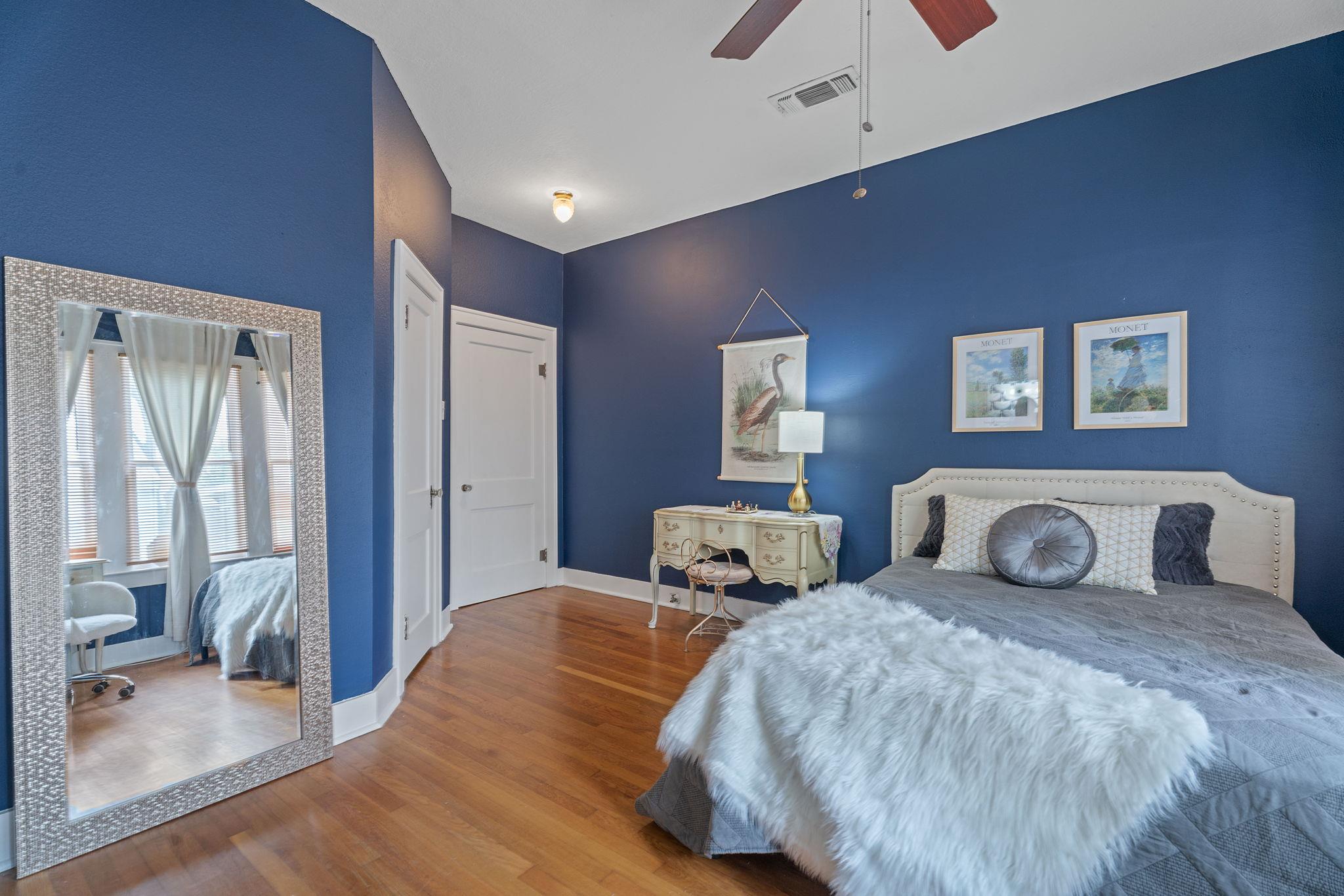 1709 W Lake Dr, Taylor, TX 76574