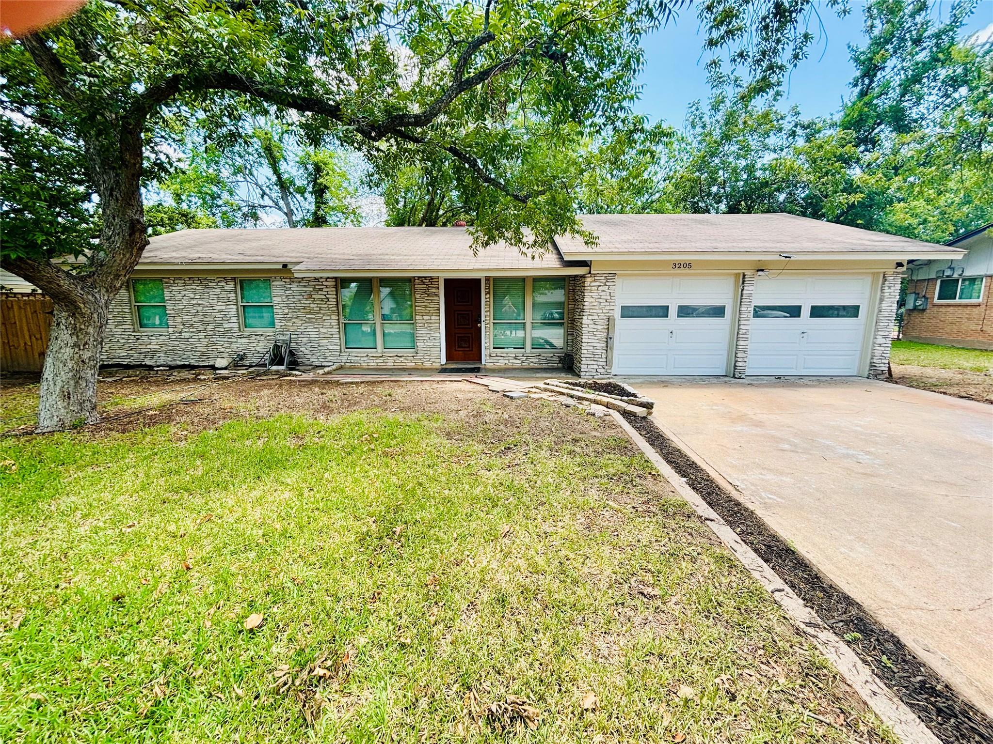 3205 Whites Dr, Austin, TX 78735