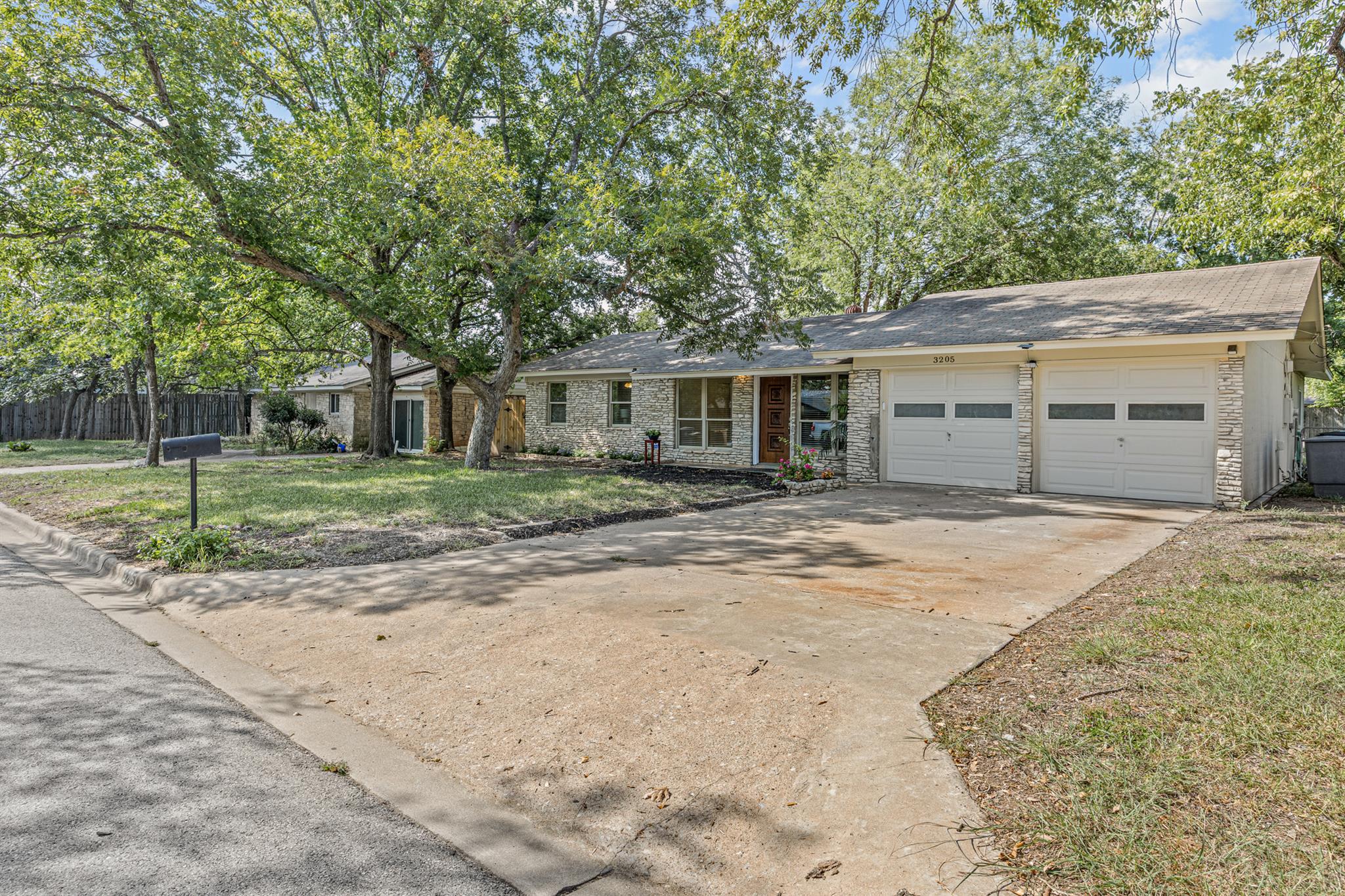 3205 Whites Dr, Austin, TX 78735