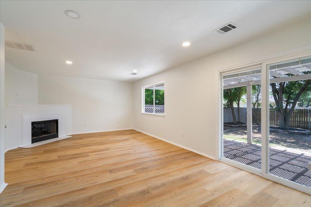1025 Doras Dr, Pflugerville, TX 78660