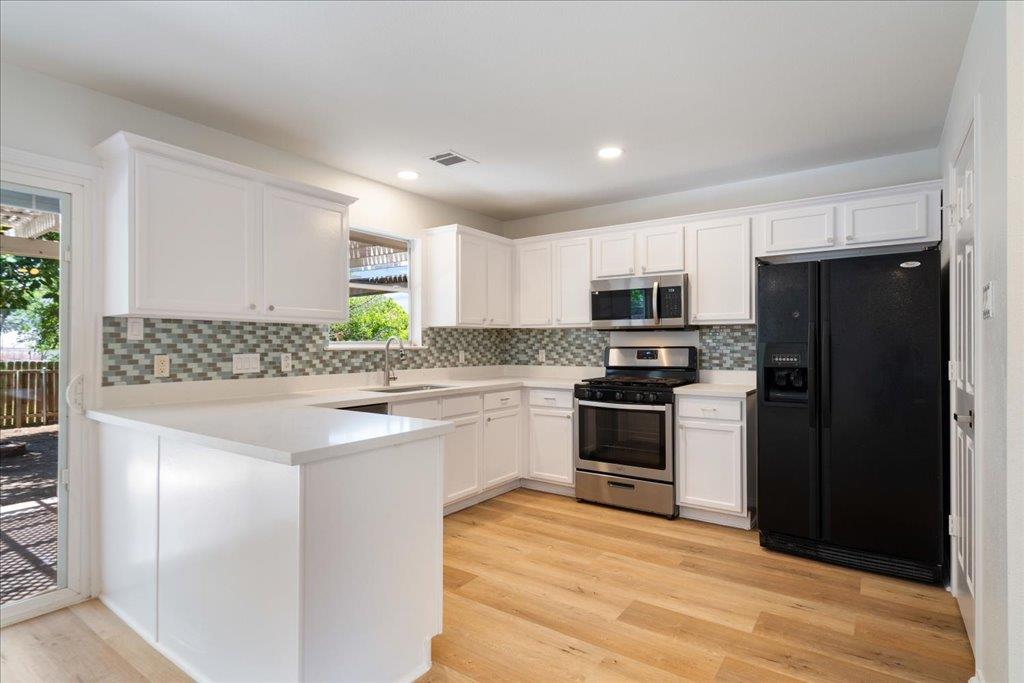 1025 Doras Dr, Pflugerville, TX 78660