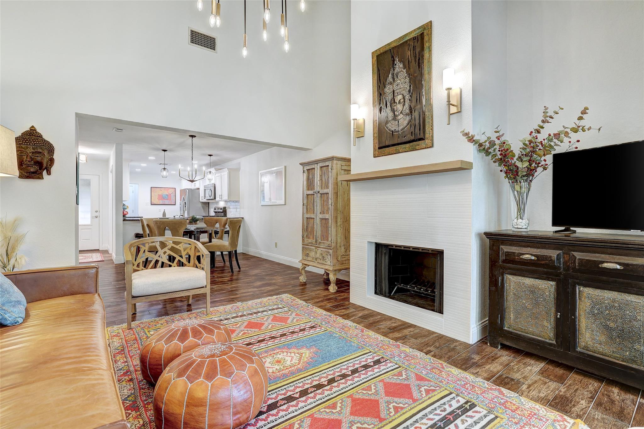 7211 Lakewood Dr # 113, Austin, TX 78750