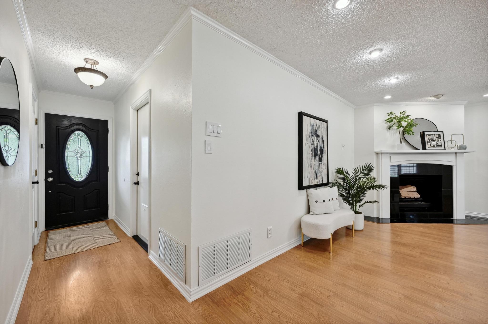2406 Burly Oak Dr, Austin, TX 78745