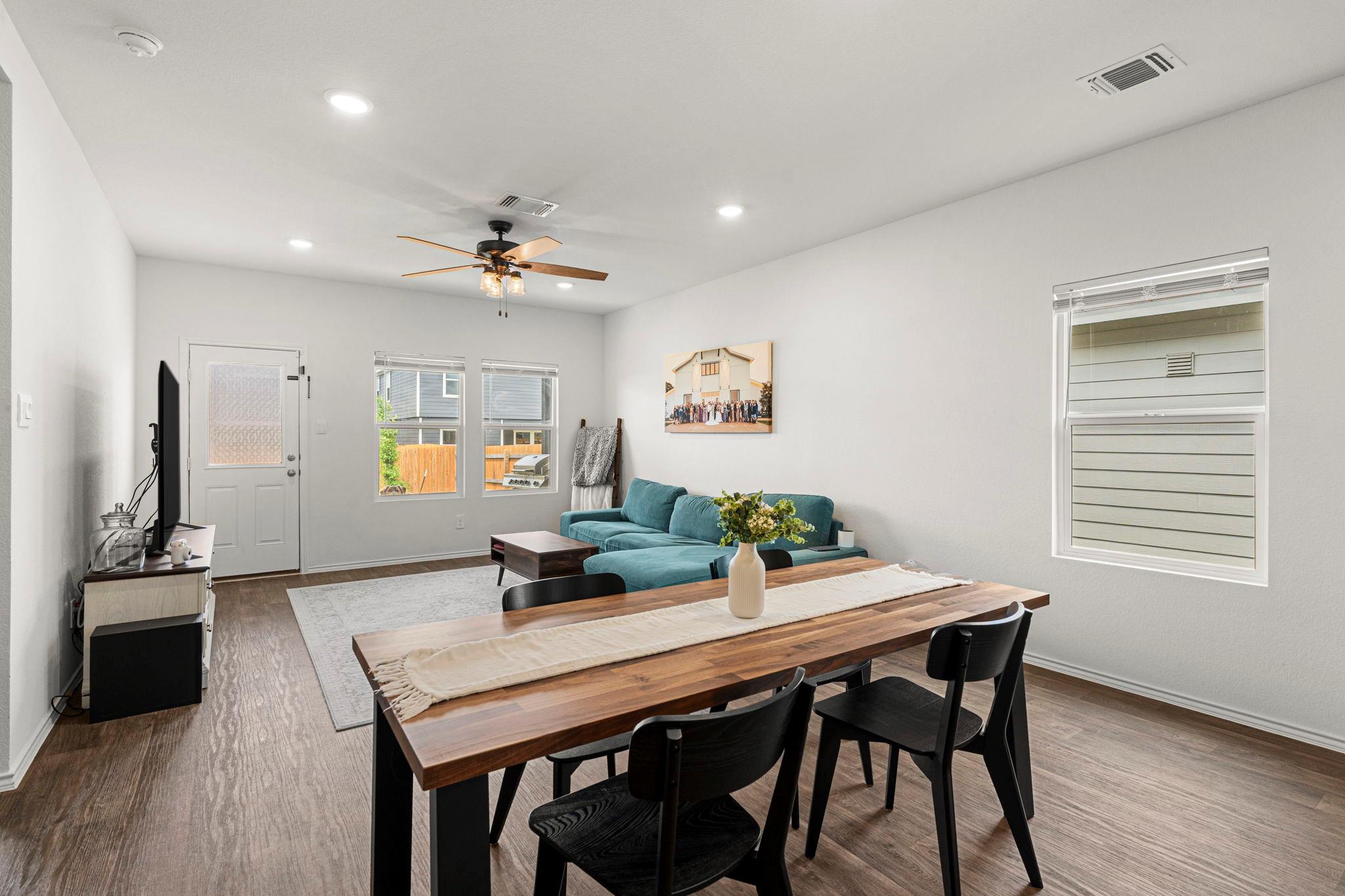 209 Ehrlich St, Kyle, TX 78640