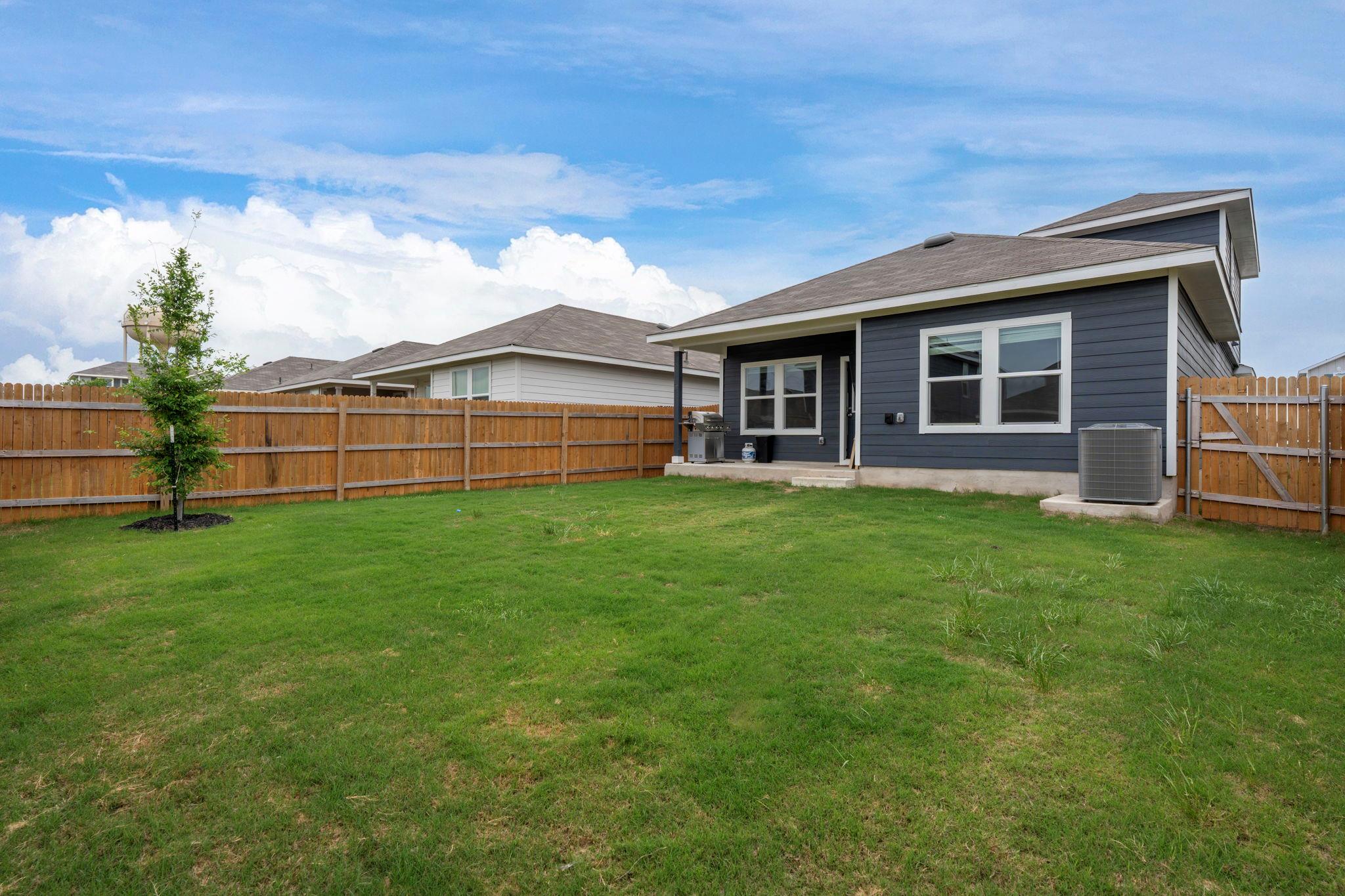 209 Ehrlich St, Kyle, TX 78640