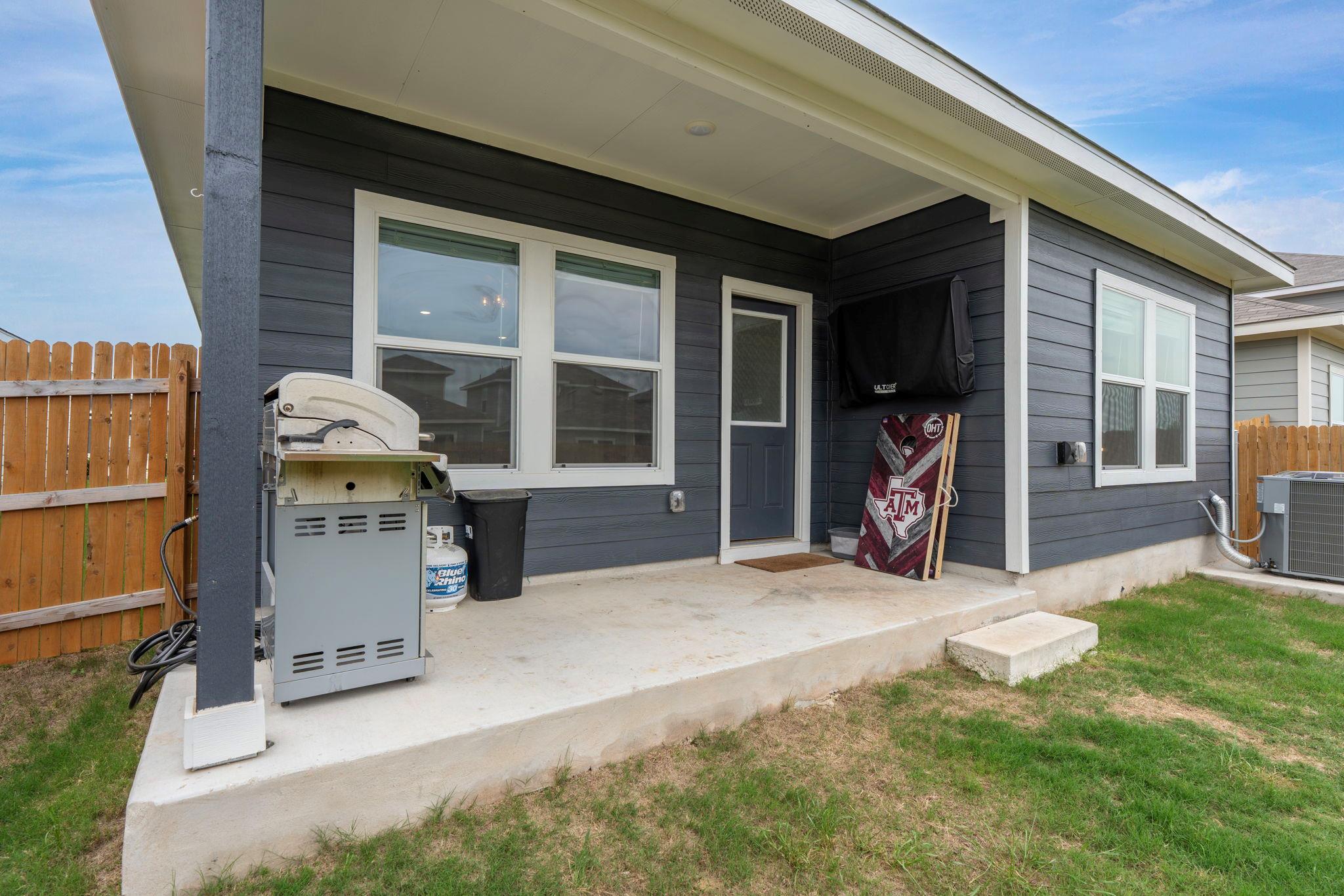 209 Ehrlich St, Kyle, TX 78640