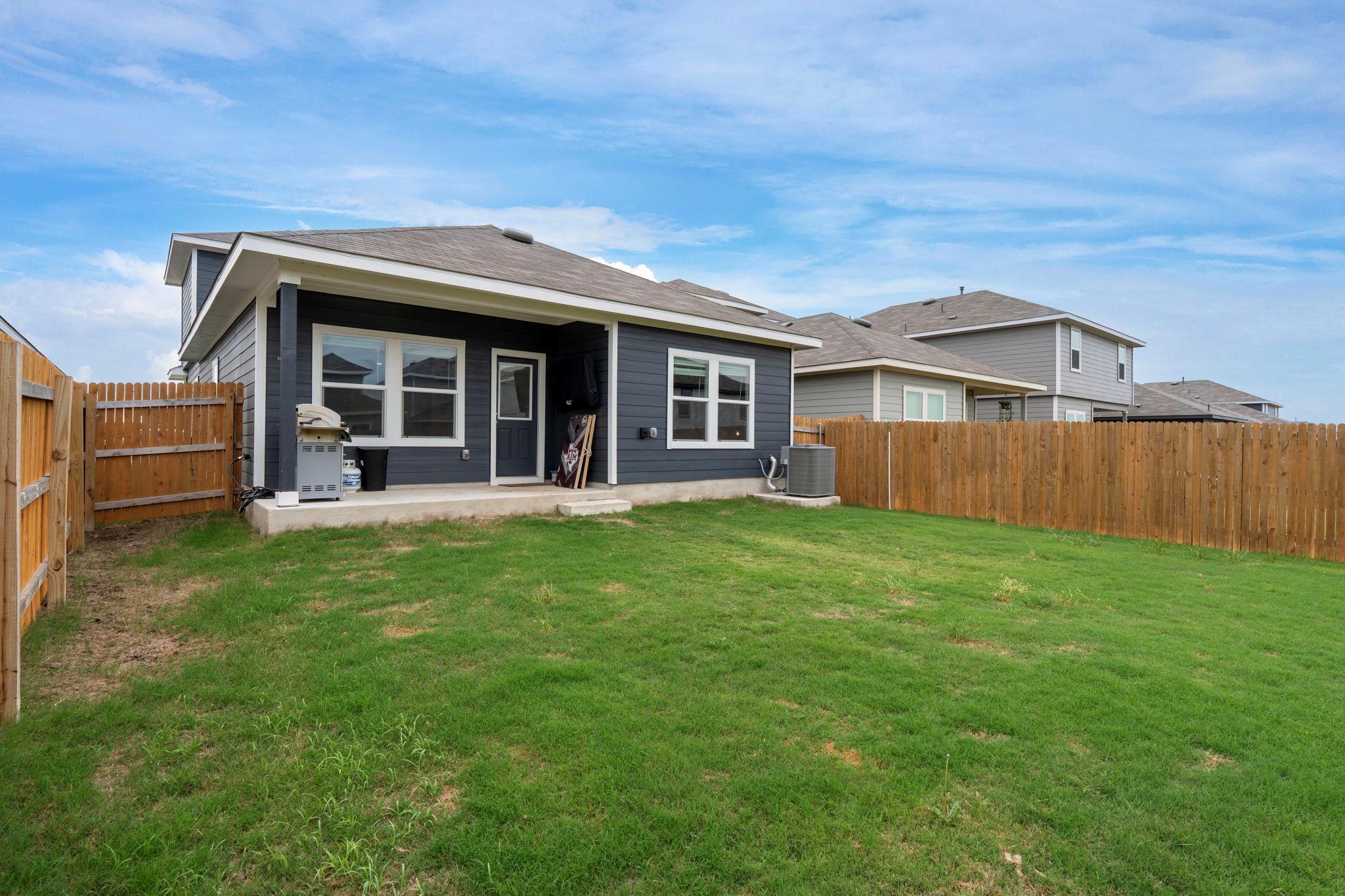 209 Ehrlich St, Kyle, TX 78640