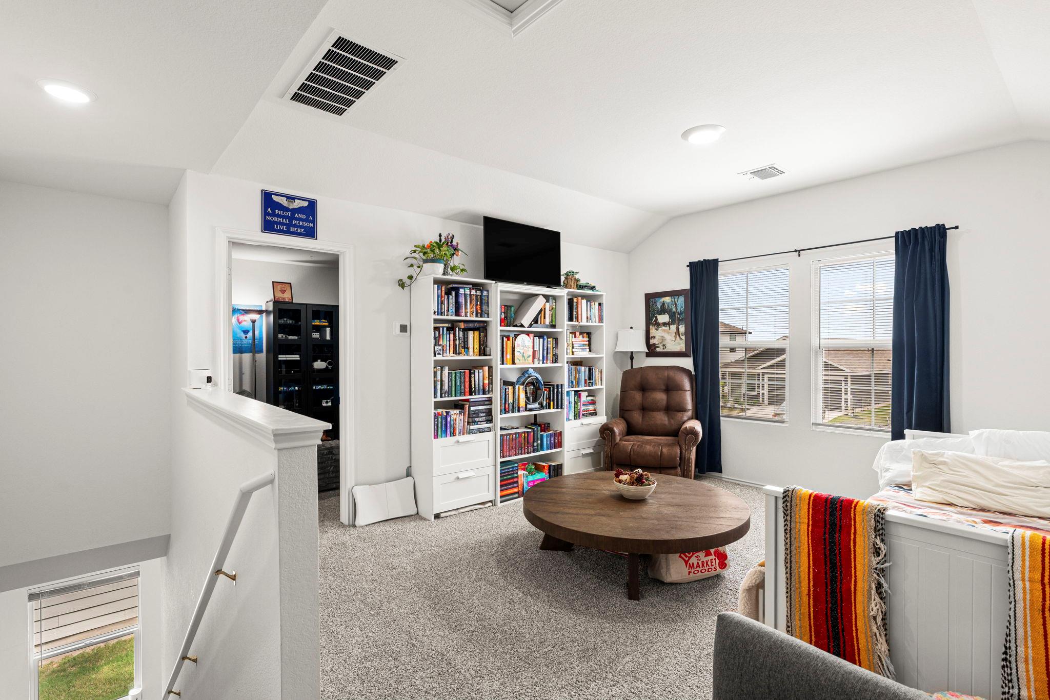 209 Ehrlich St, Kyle, TX 78640