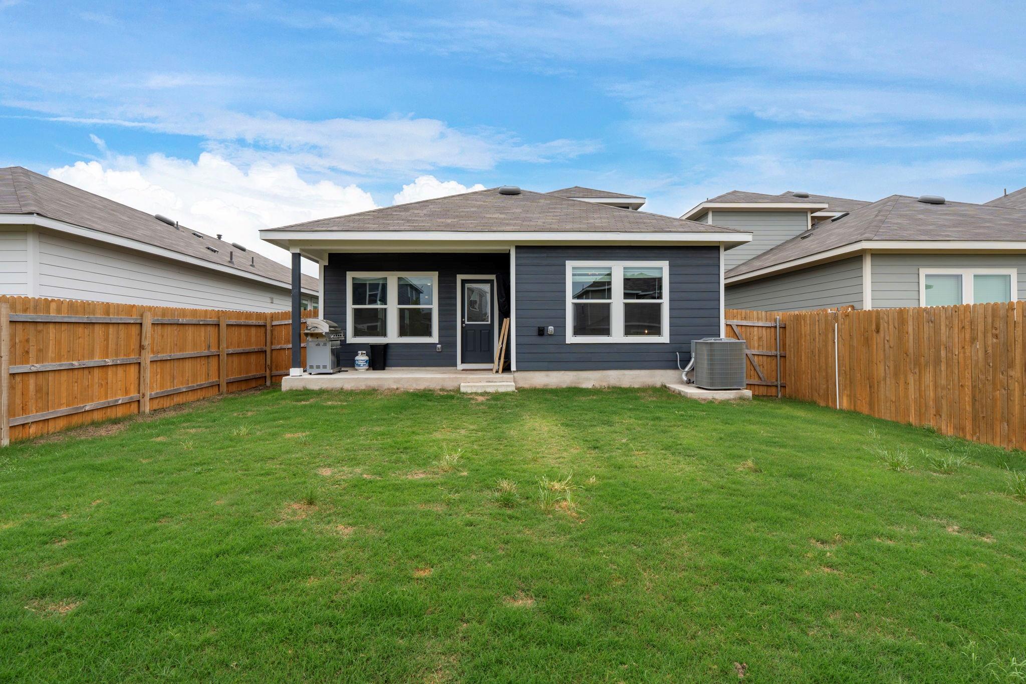 209 Ehrlich St, Kyle, TX 78640