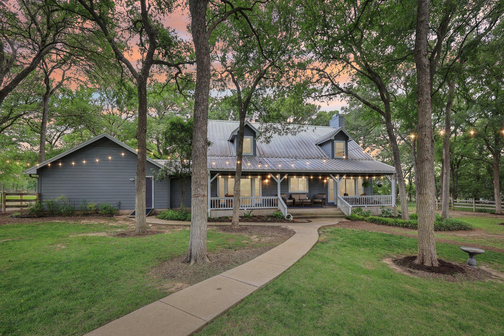 323 Colorado Dr, Cedar Creek, TX 78612