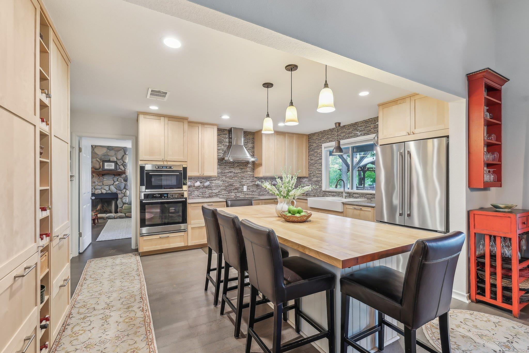 323 Colorado Dr, Cedar Creek, TX 78612