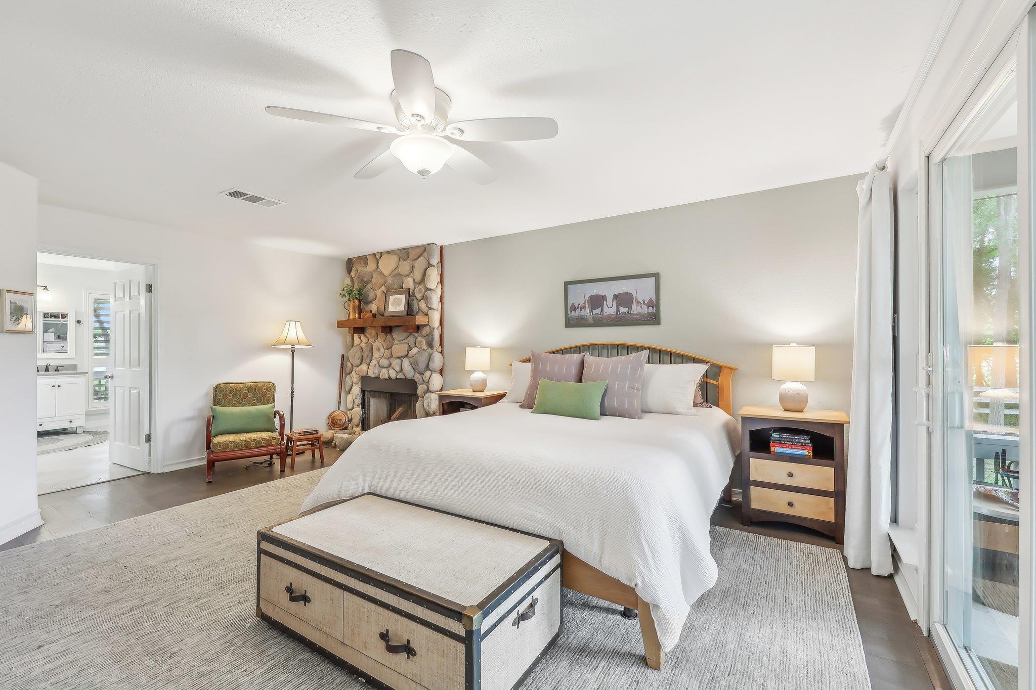 323 Colorado Dr, Cedar Creek, TX 78612