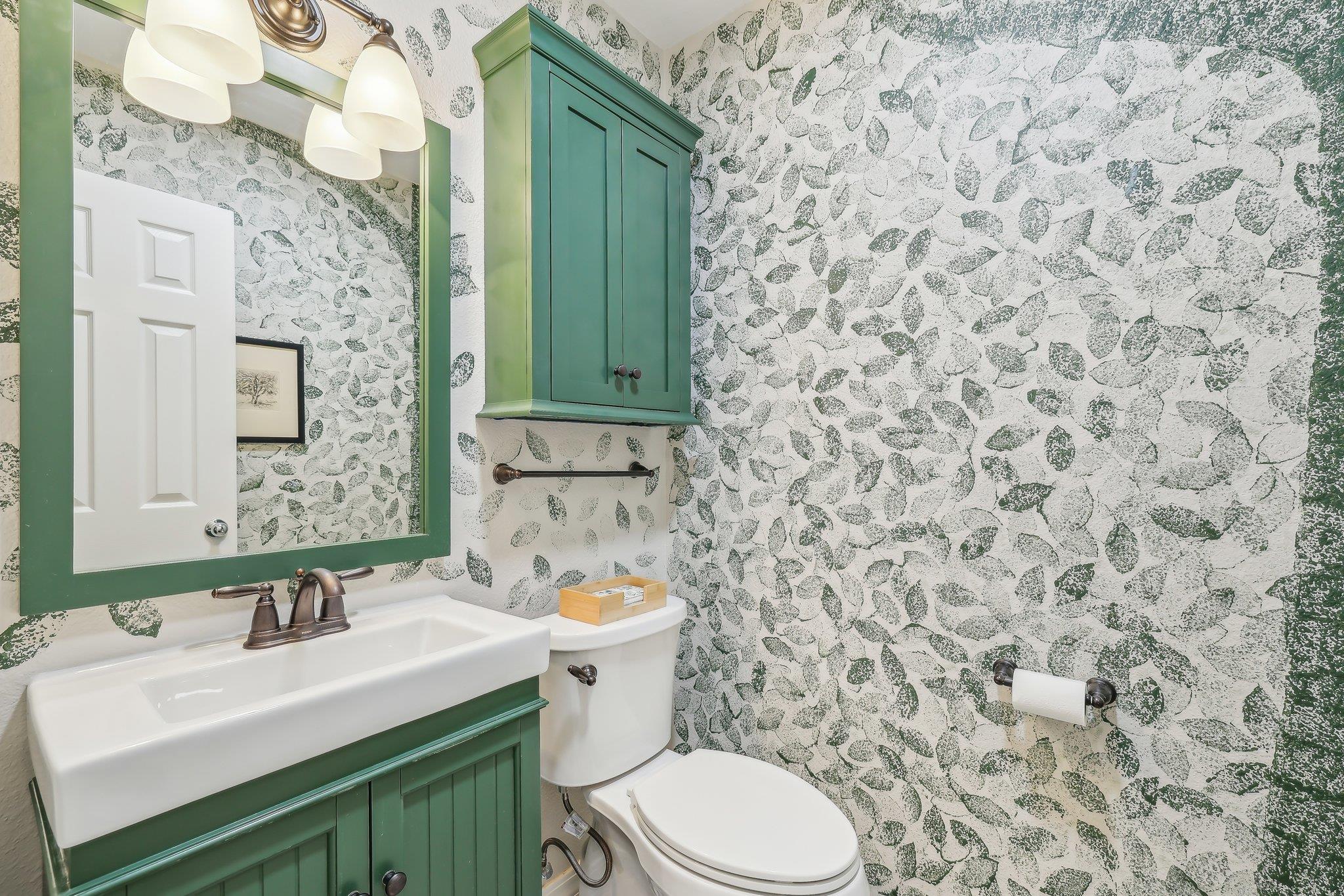 323 Colorado Dr, Cedar Creek, TX 78612