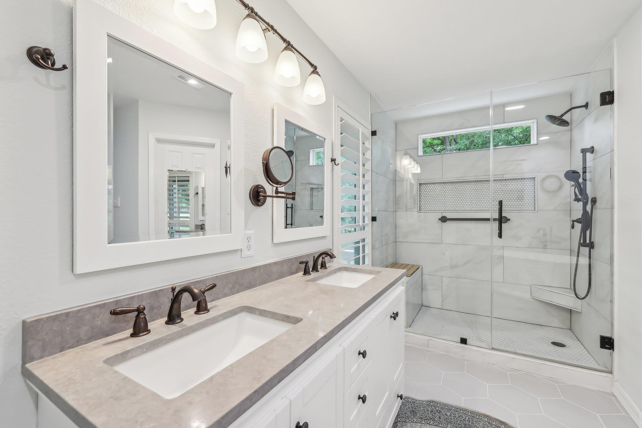 323 Colorado Dr, Cedar Creek, TX 78612