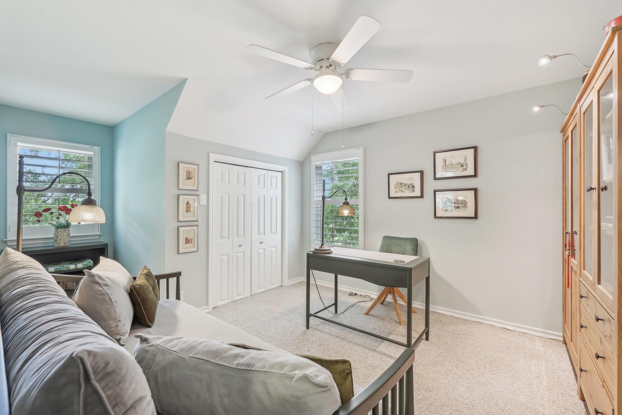 323 Colorado Dr, Cedar Creek, TX 78612