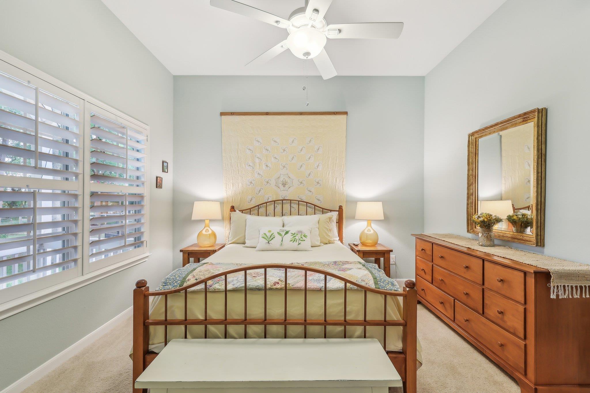 323 Colorado Dr, Cedar Creek, TX 78612