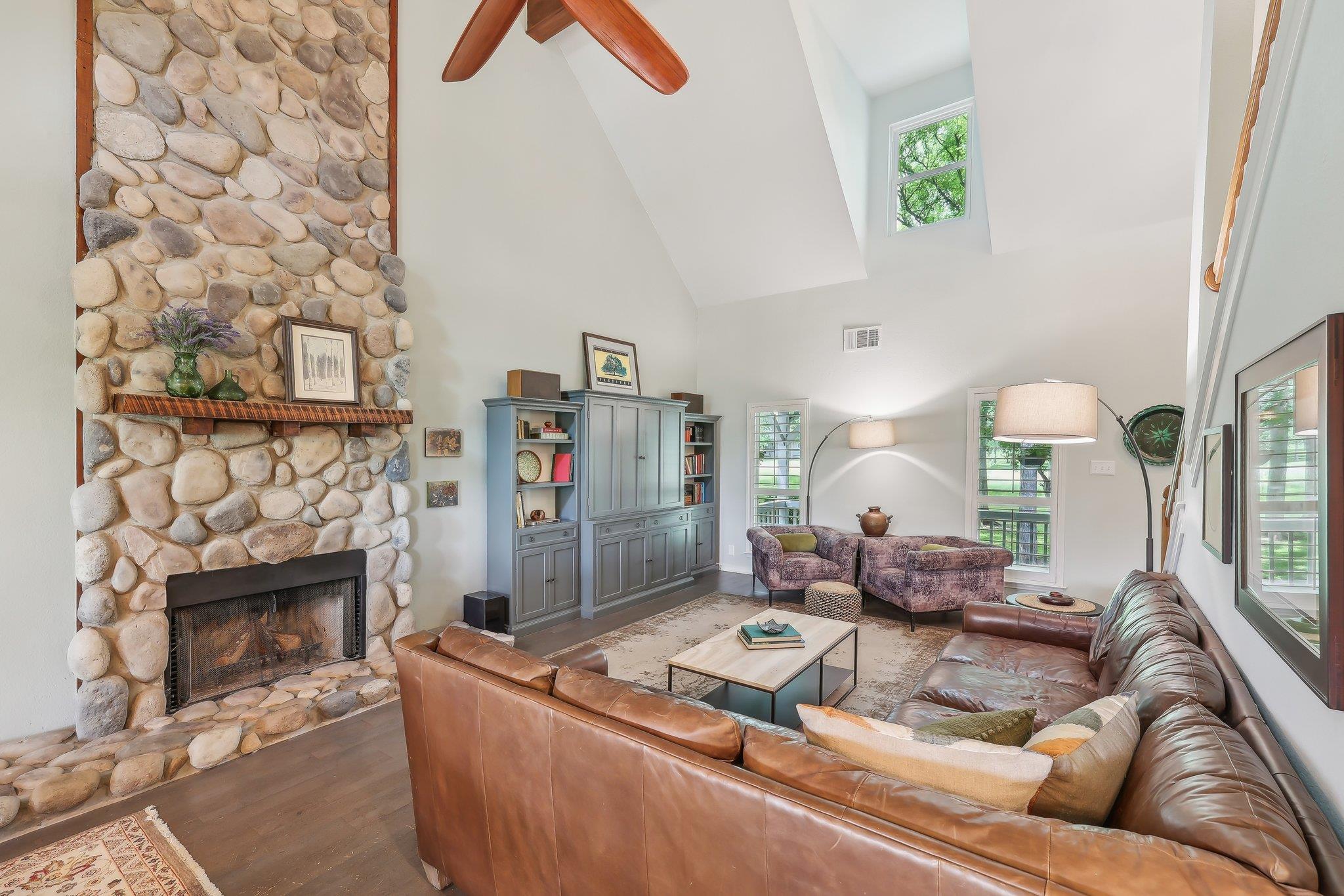 323 Colorado Dr, Cedar Creek, TX 78612