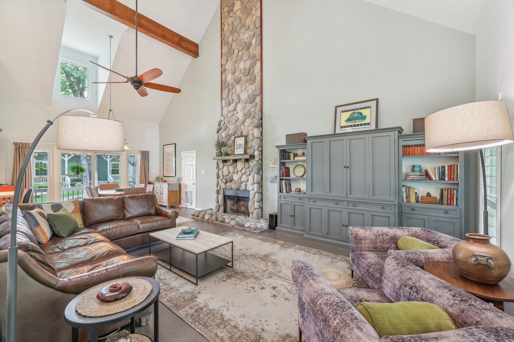 323 Colorado Dr, Cedar Creek, TX 78612