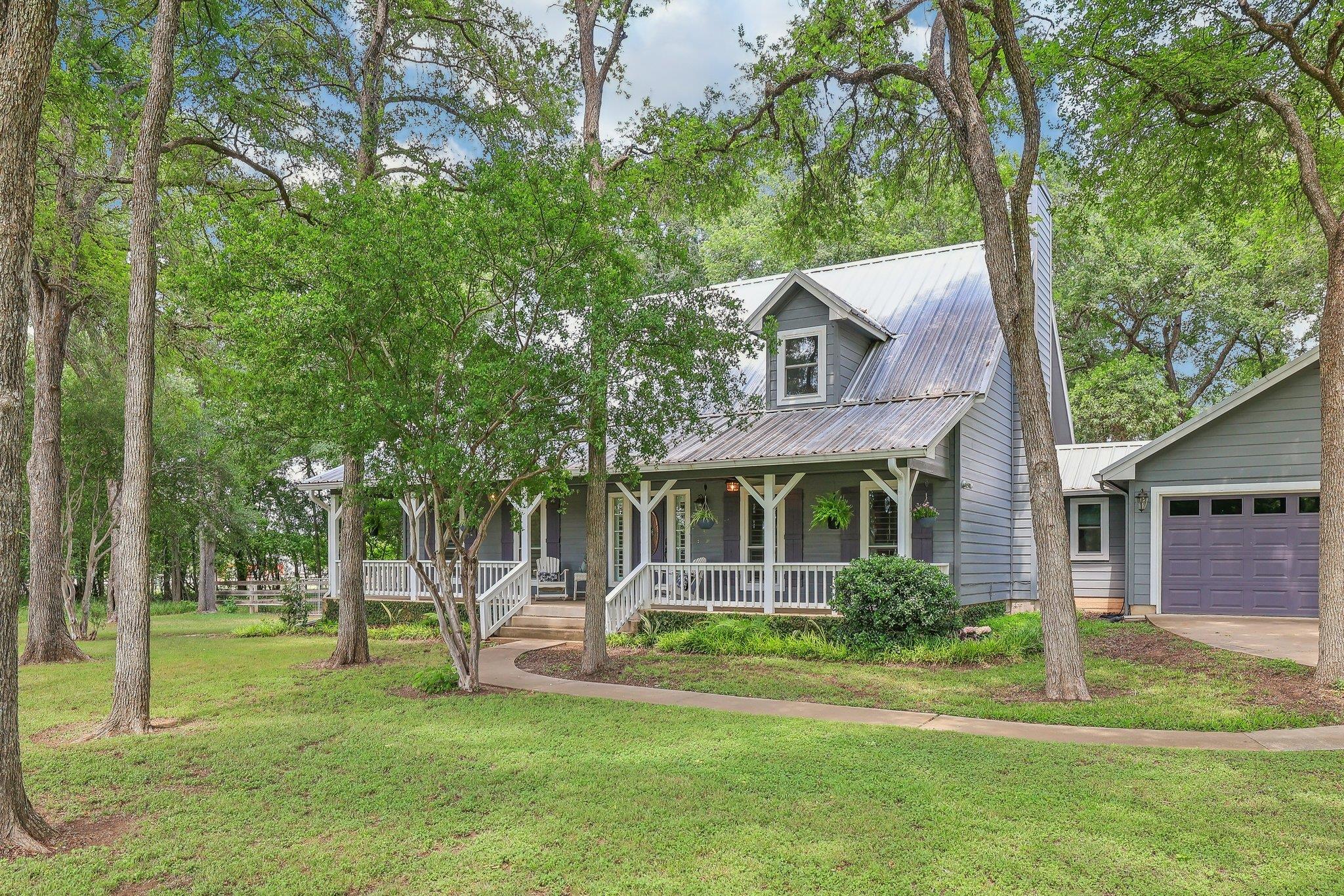 323 Colorado Dr, Cedar Creek, TX 78612