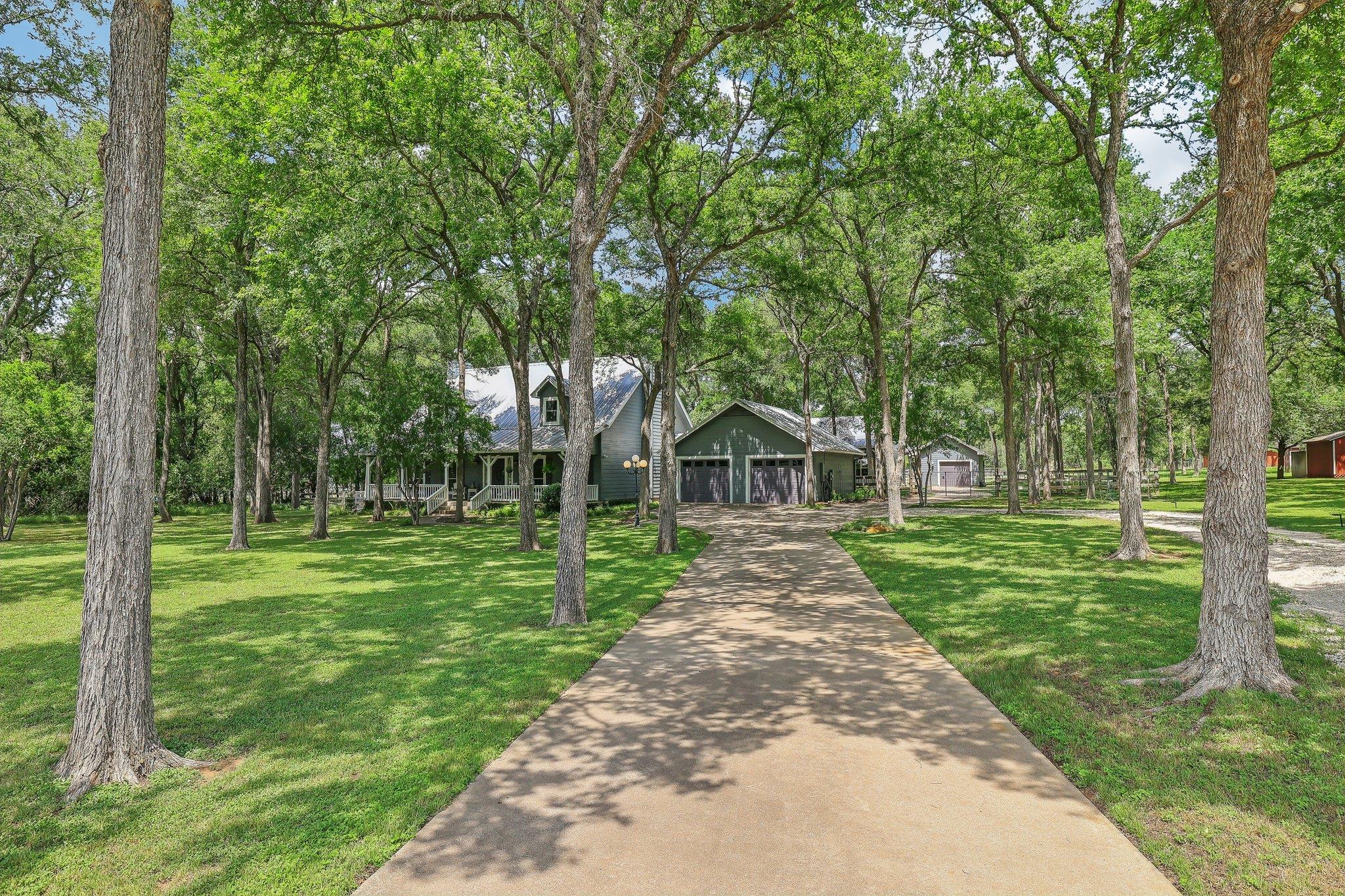 323 Colorado Dr, Cedar Creek, TX 78612