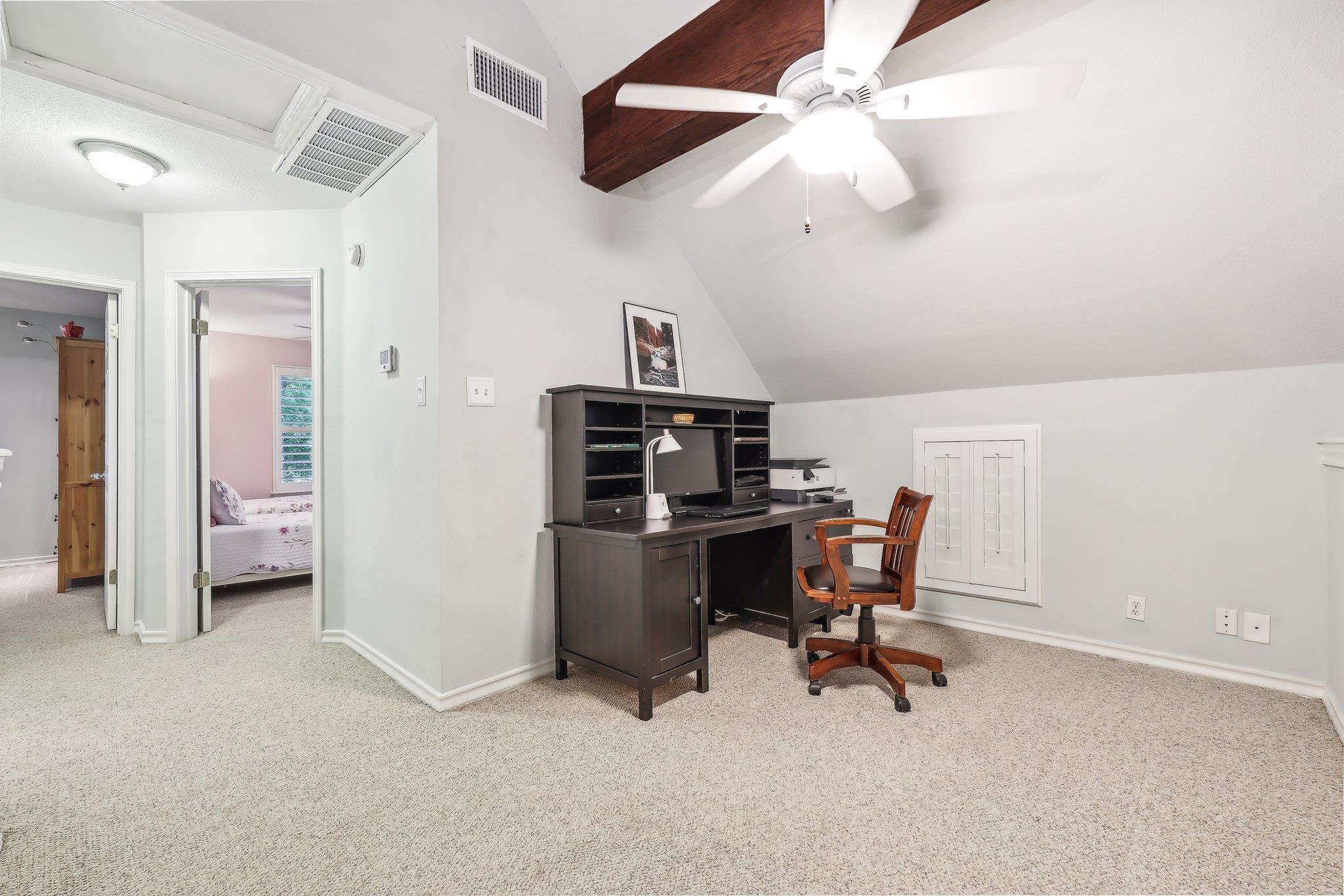 323 Colorado Dr, Cedar Creek, TX 78612