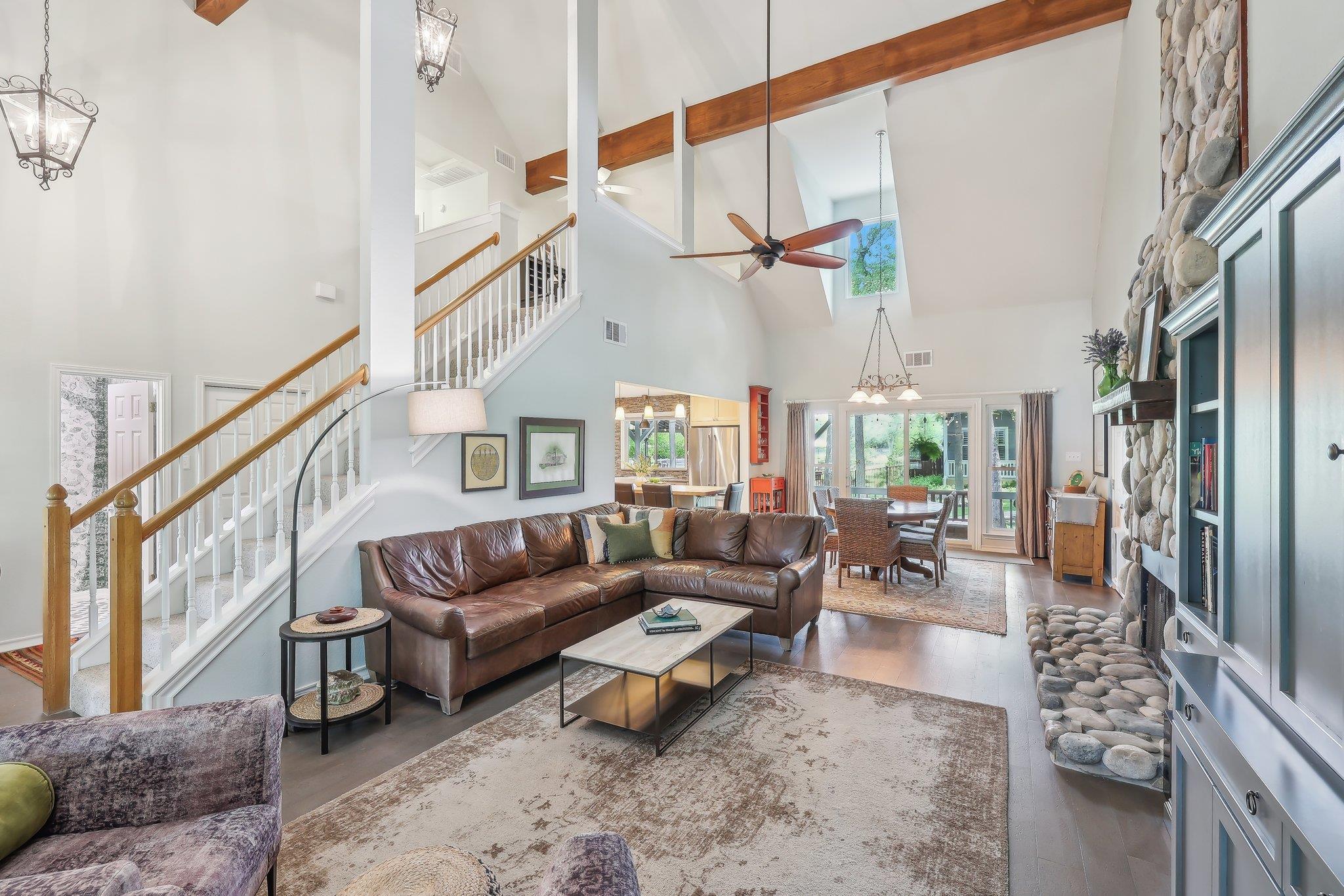 323 Colorado Dr, Cedar Creek, TX 78612