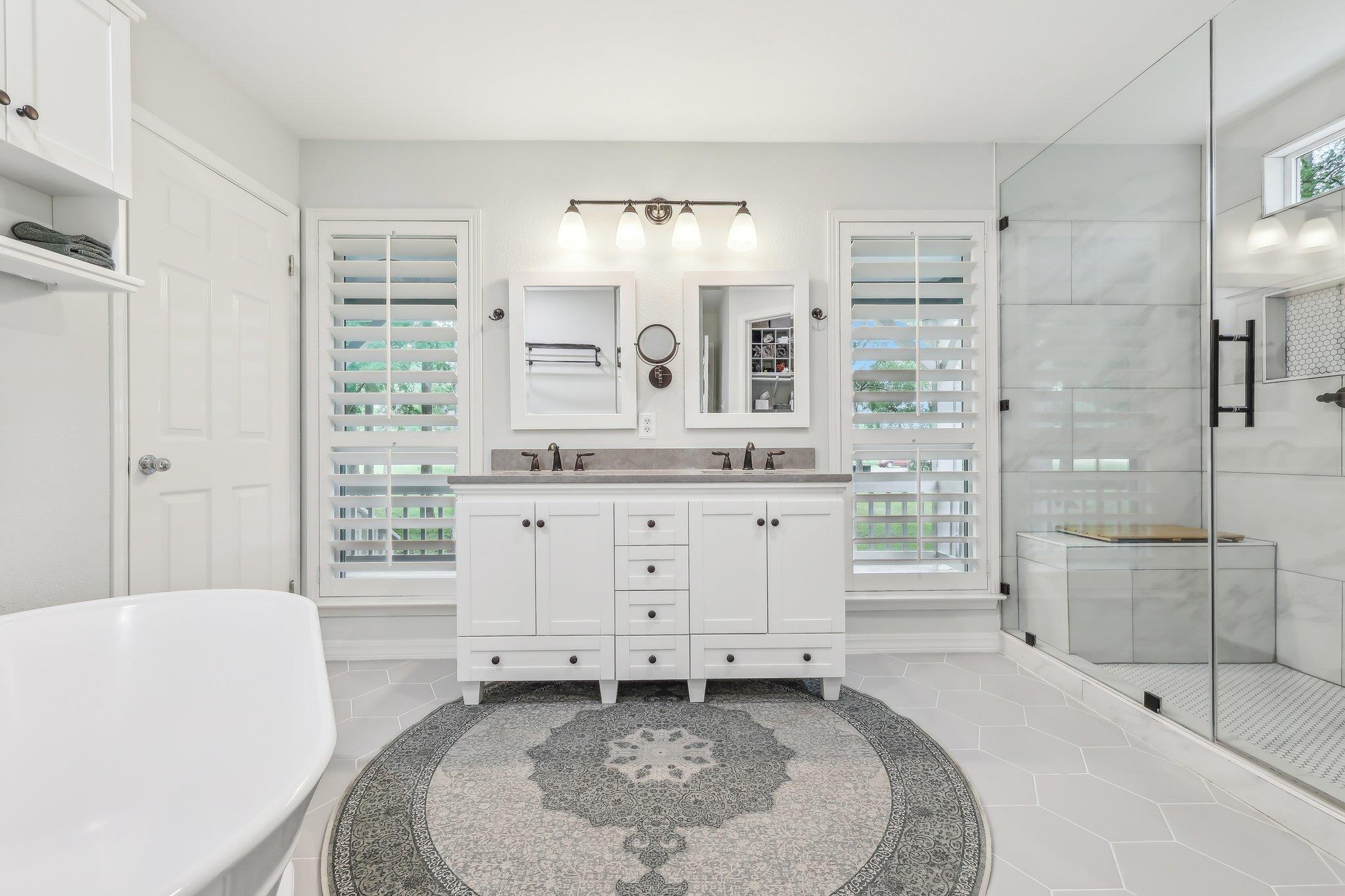 323 Colorado Dr, Cedar Creek, TX 78612