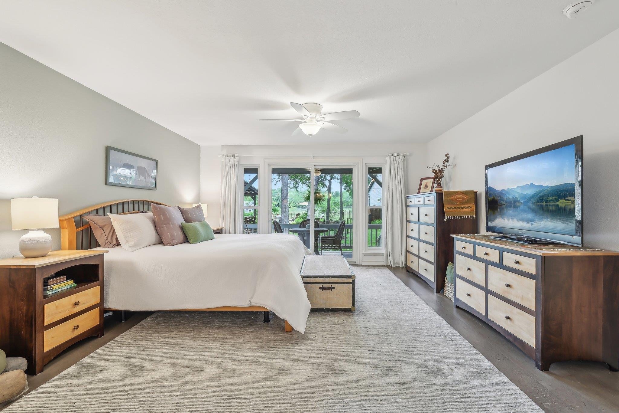 323 Colorado Dr, Cedar Creek, TX 78612