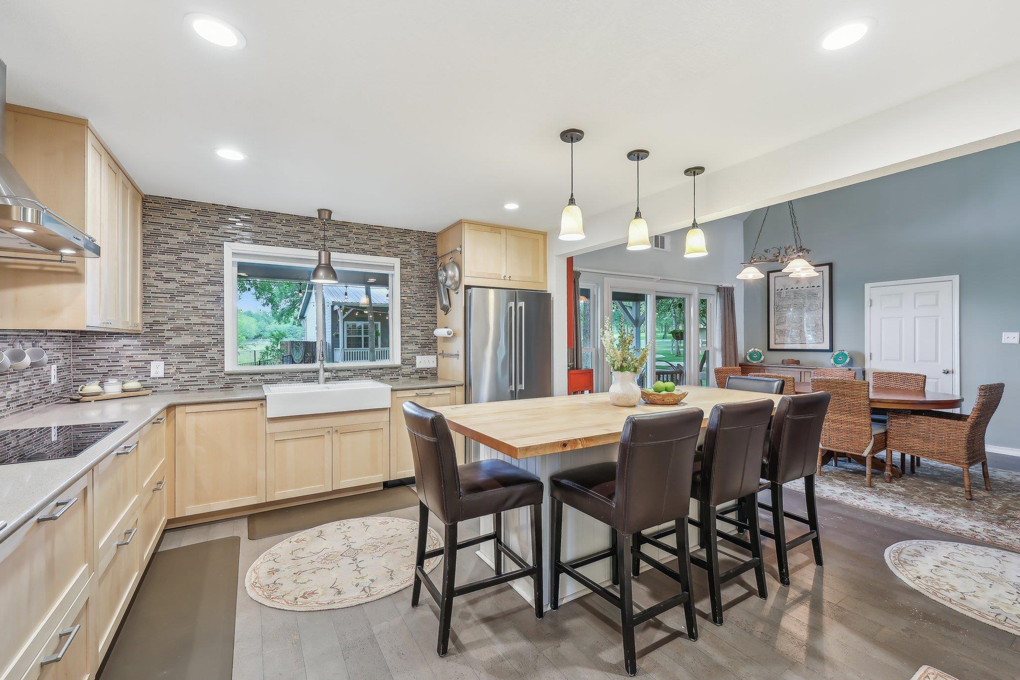 323 Colorado Dr, Cedar Creek, TX 78612