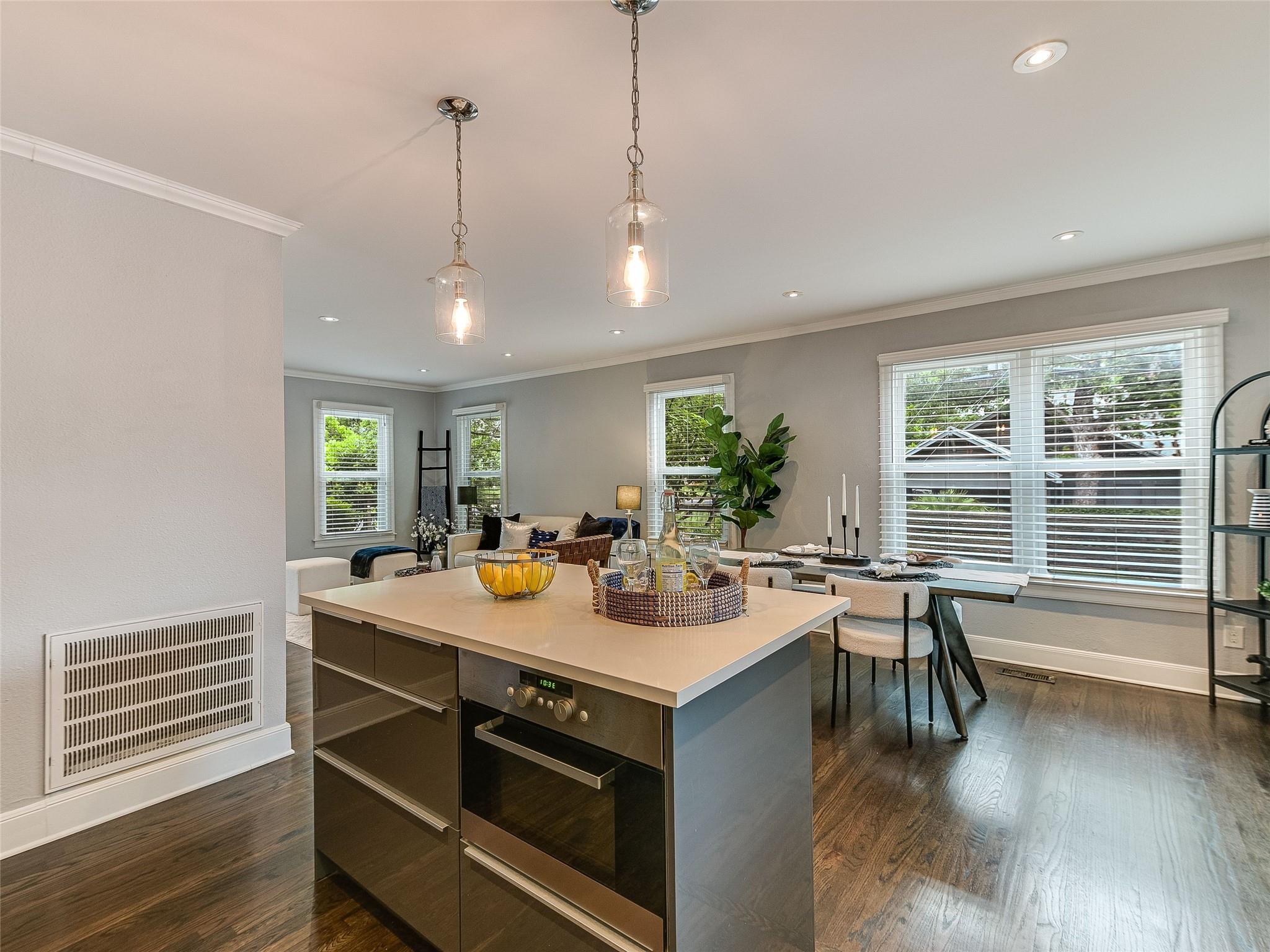 701 Bouldin Ave, Austin, TX 78704