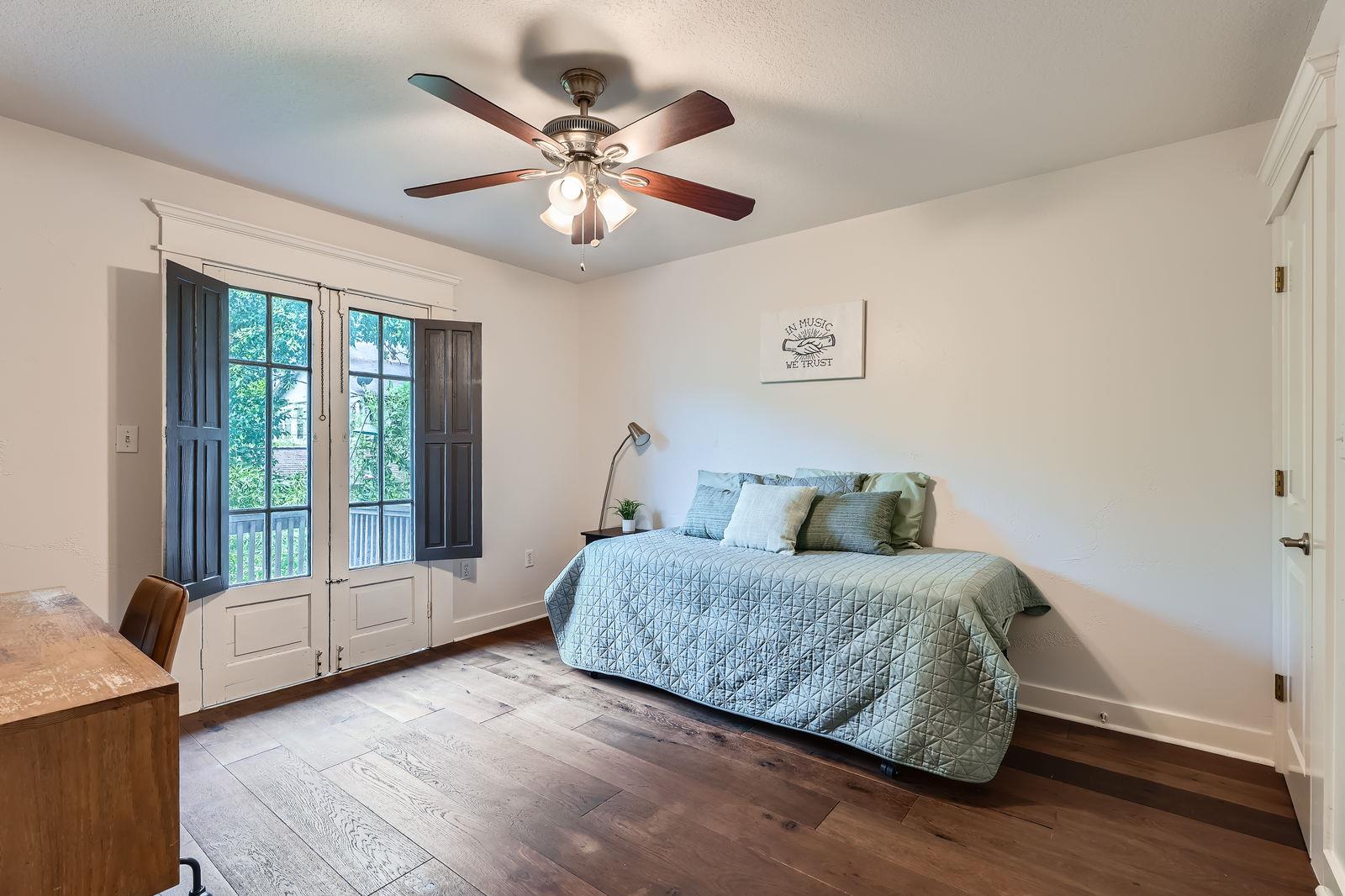 1117 Algarita Ave, Austin, TX 78704