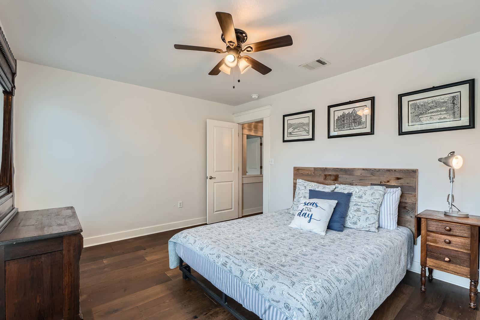 1117 Algarita Ave, Austin, TX 78704