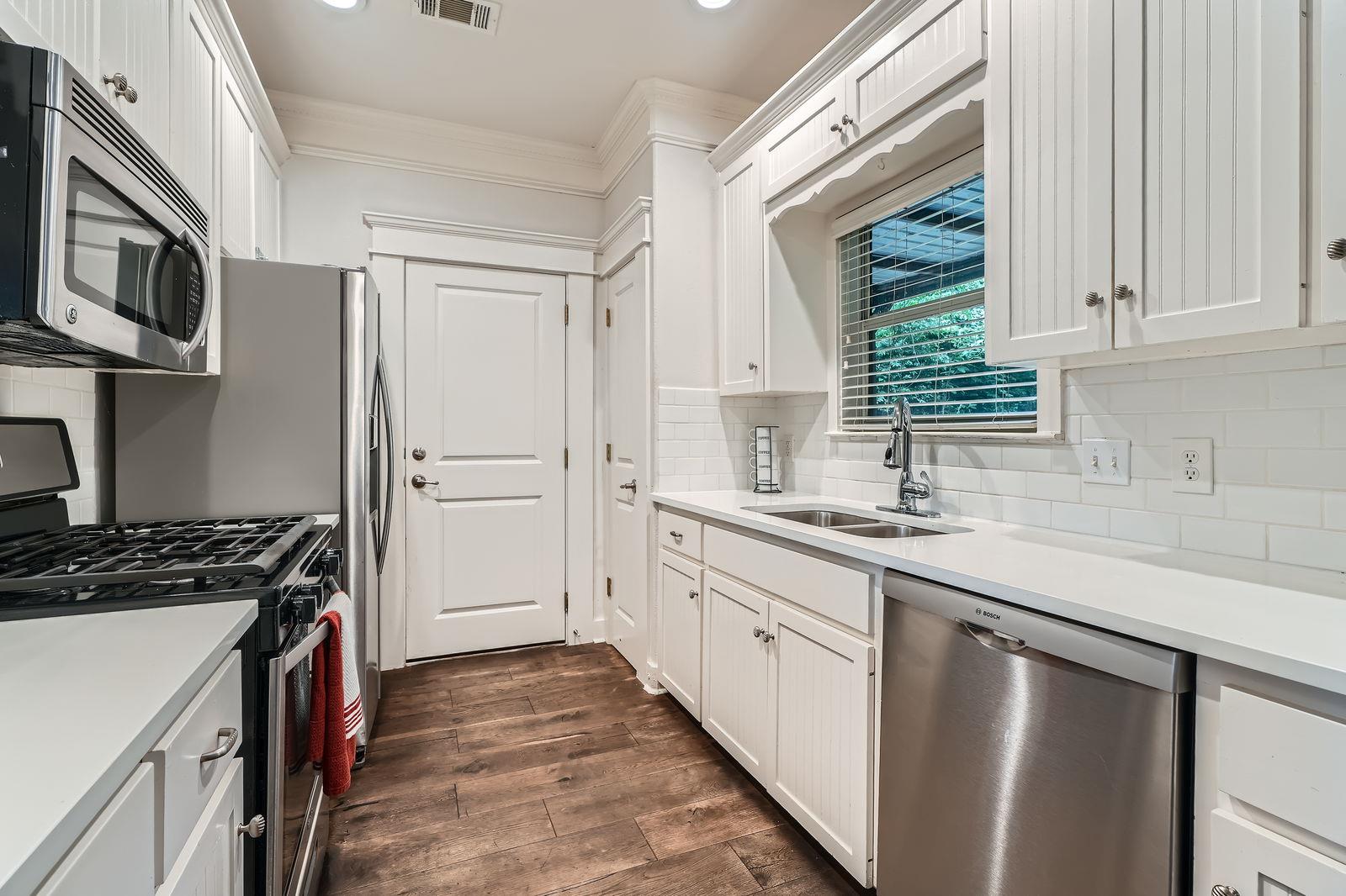 1117 Algarita Ave, Austin, TX 78704