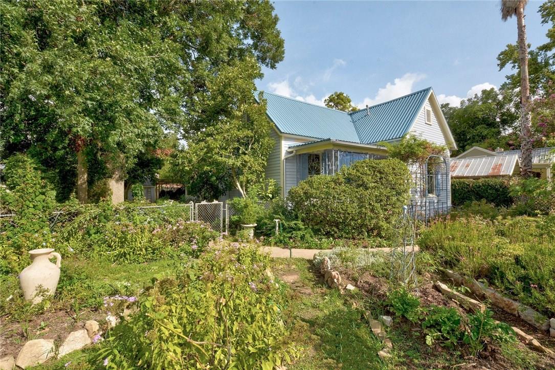 101 Short St, Smithville, TX 78957