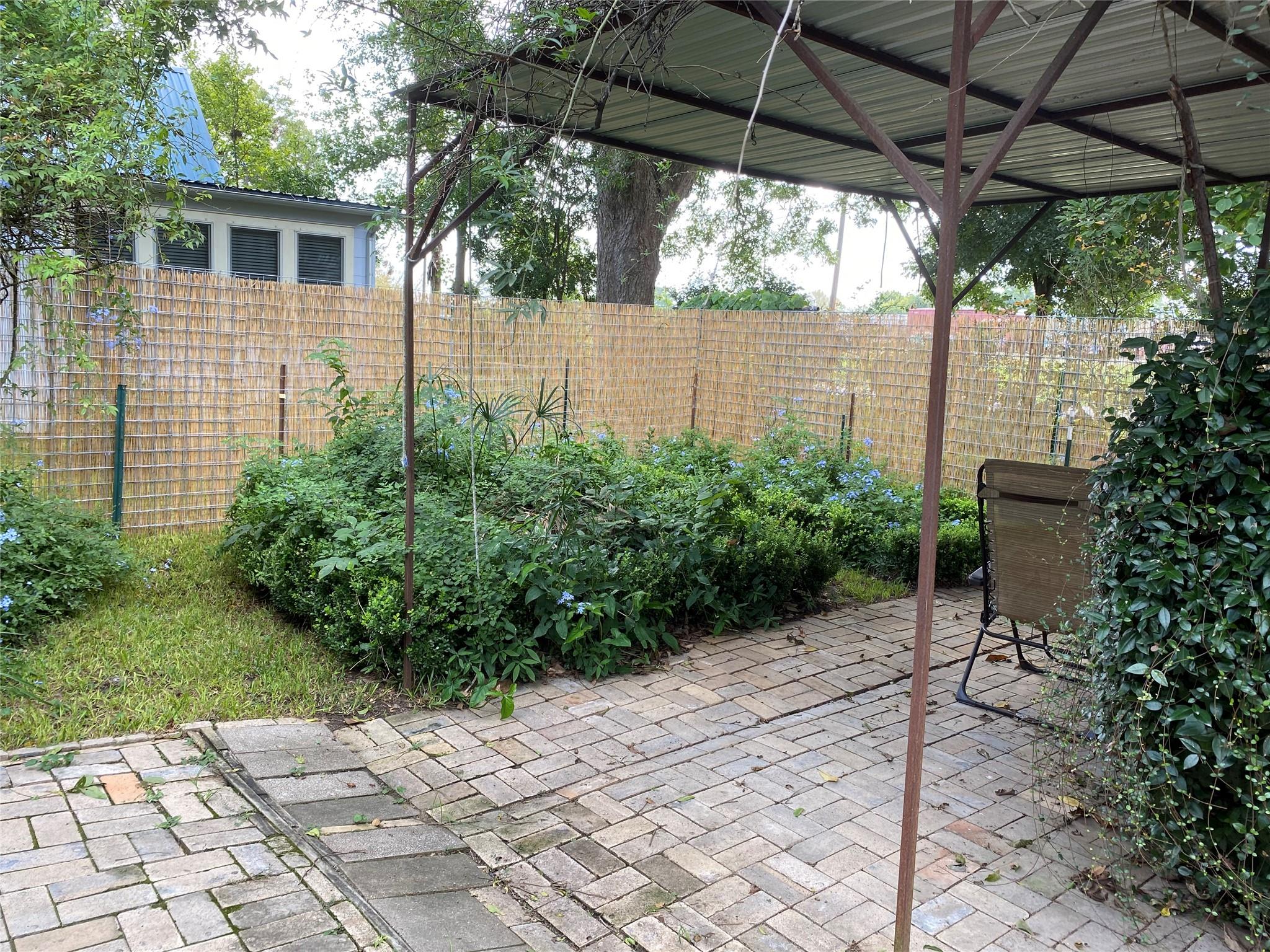 101 Short St, Smithville, TX 78957