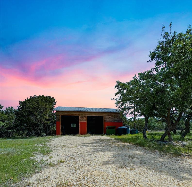560 Longview Rd, Dripping Springs, TX 78620