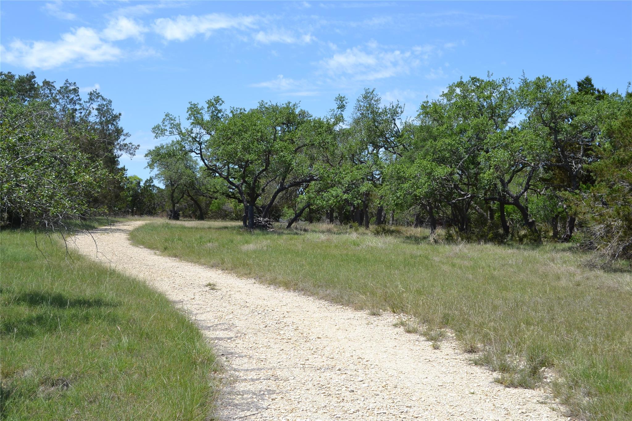 560 Longview Rd, Dripping Springs, TX 78620