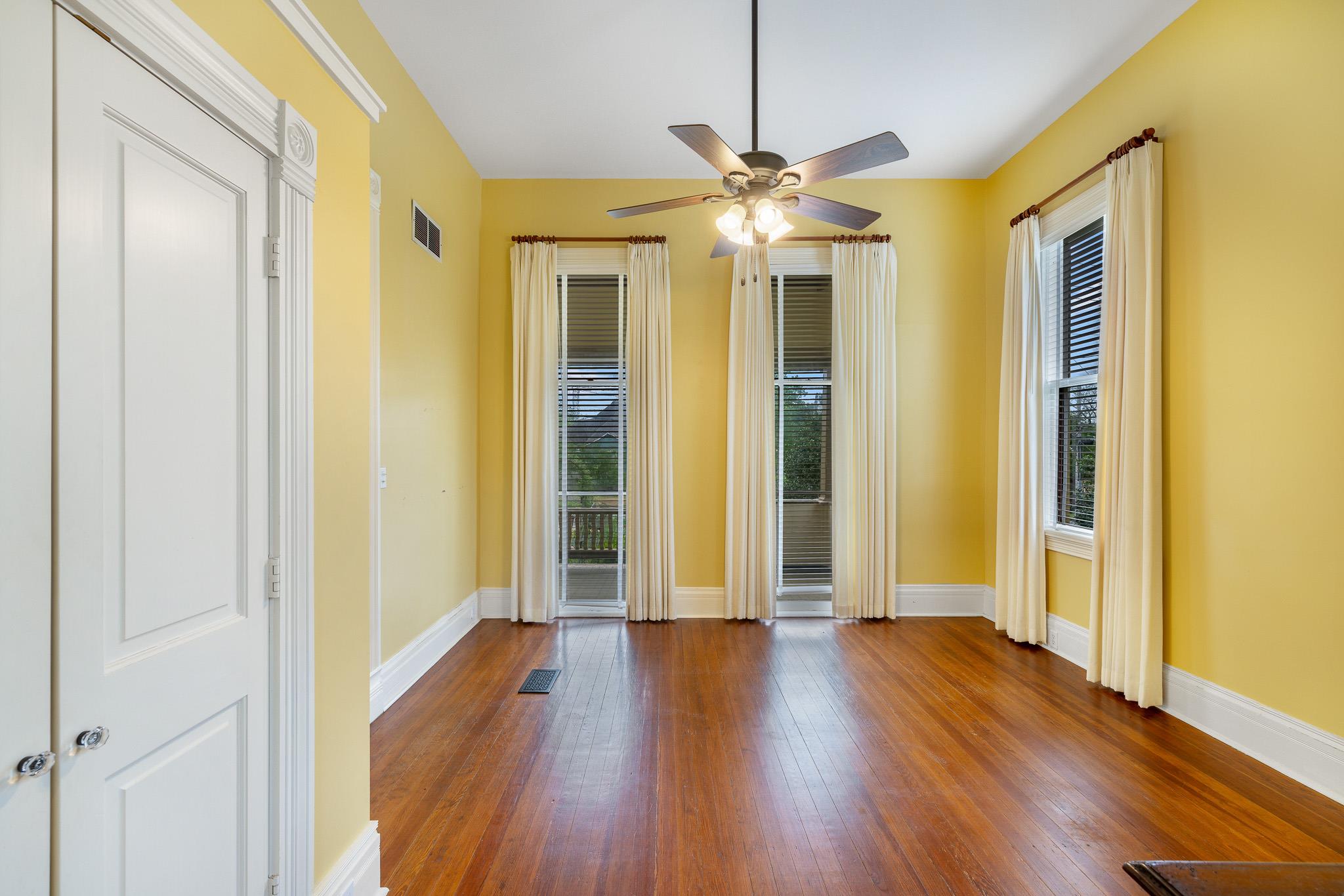 209 E Fannin St, La Grange, TX 78945