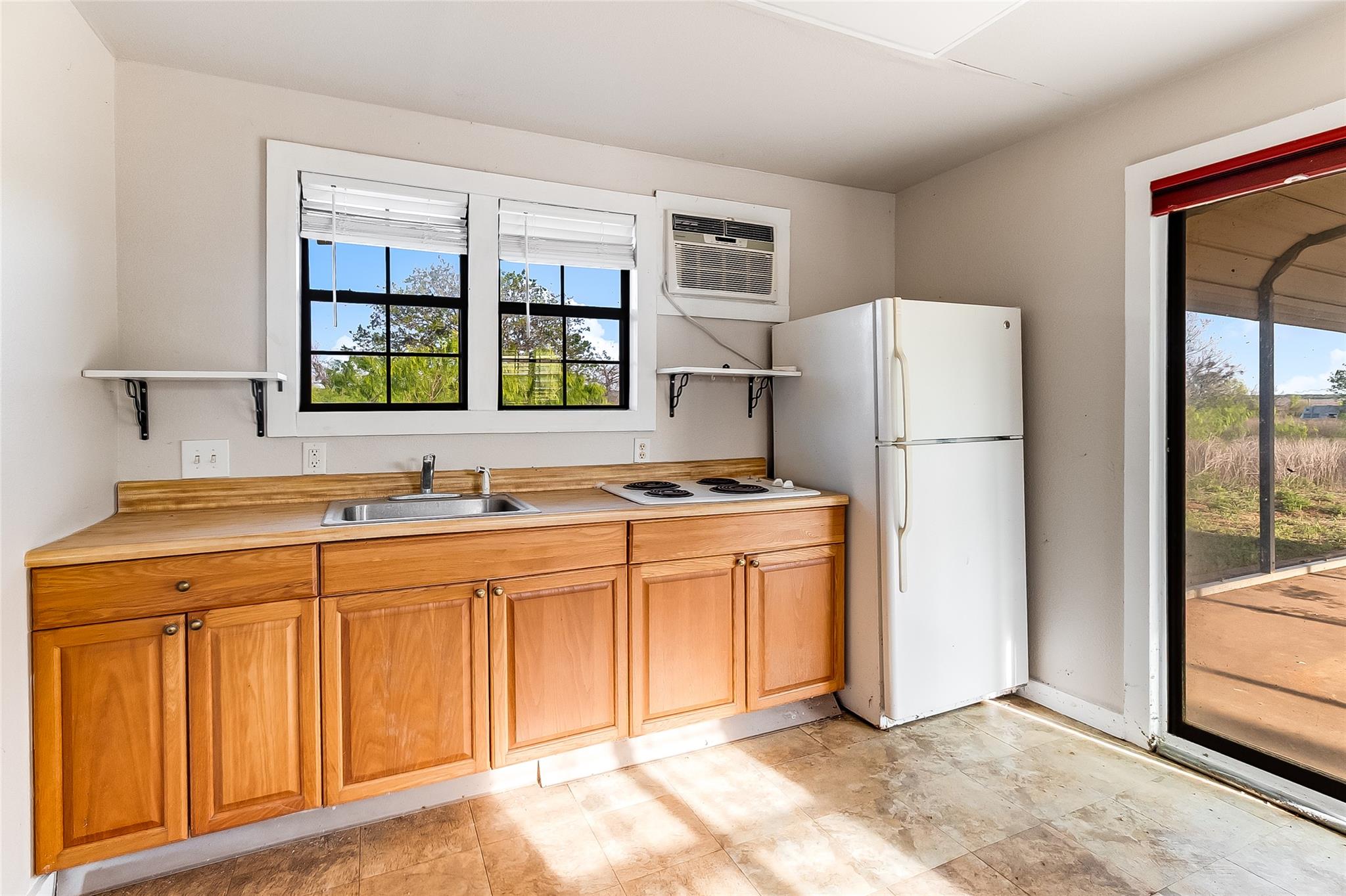 950 County Road 221, Tow, TX 78672