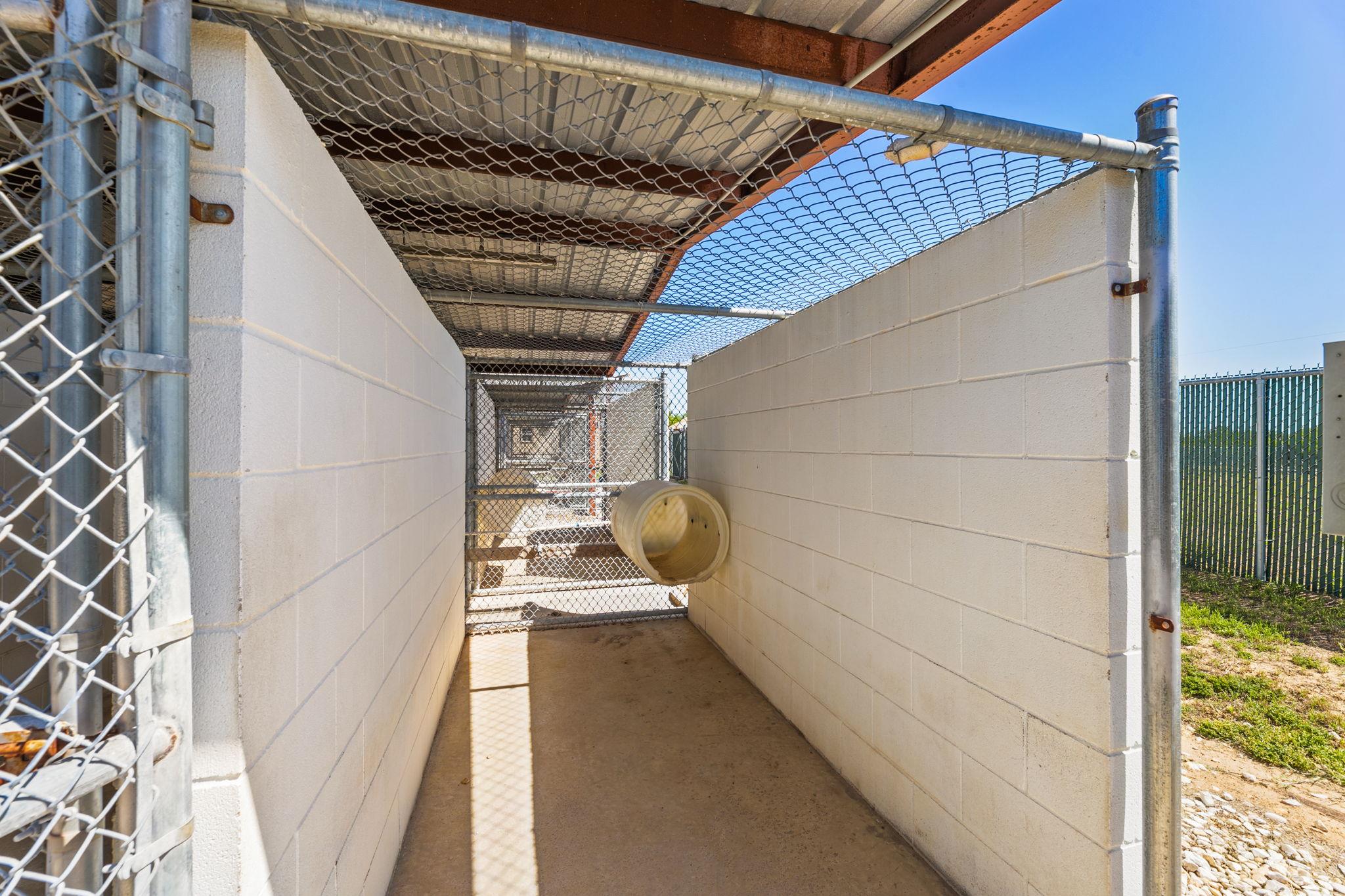 5800 Curran Dr, Von Ormy, TX 78073