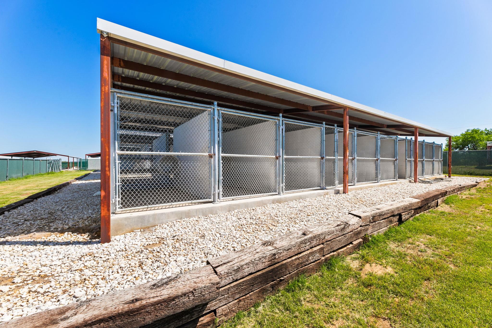 5800 Curran Dr, Von Ormy, TX 78073