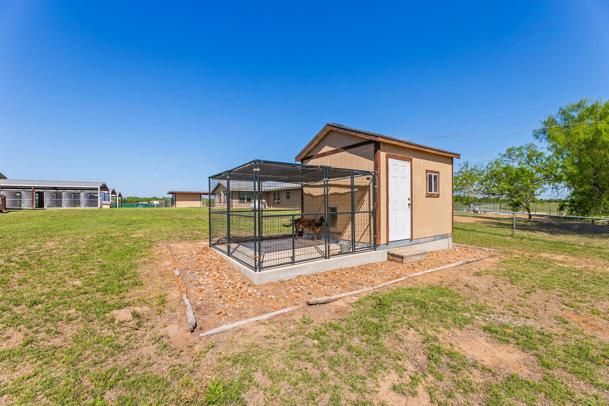 5800 Curran Dr, Von Ormy, TX 78073